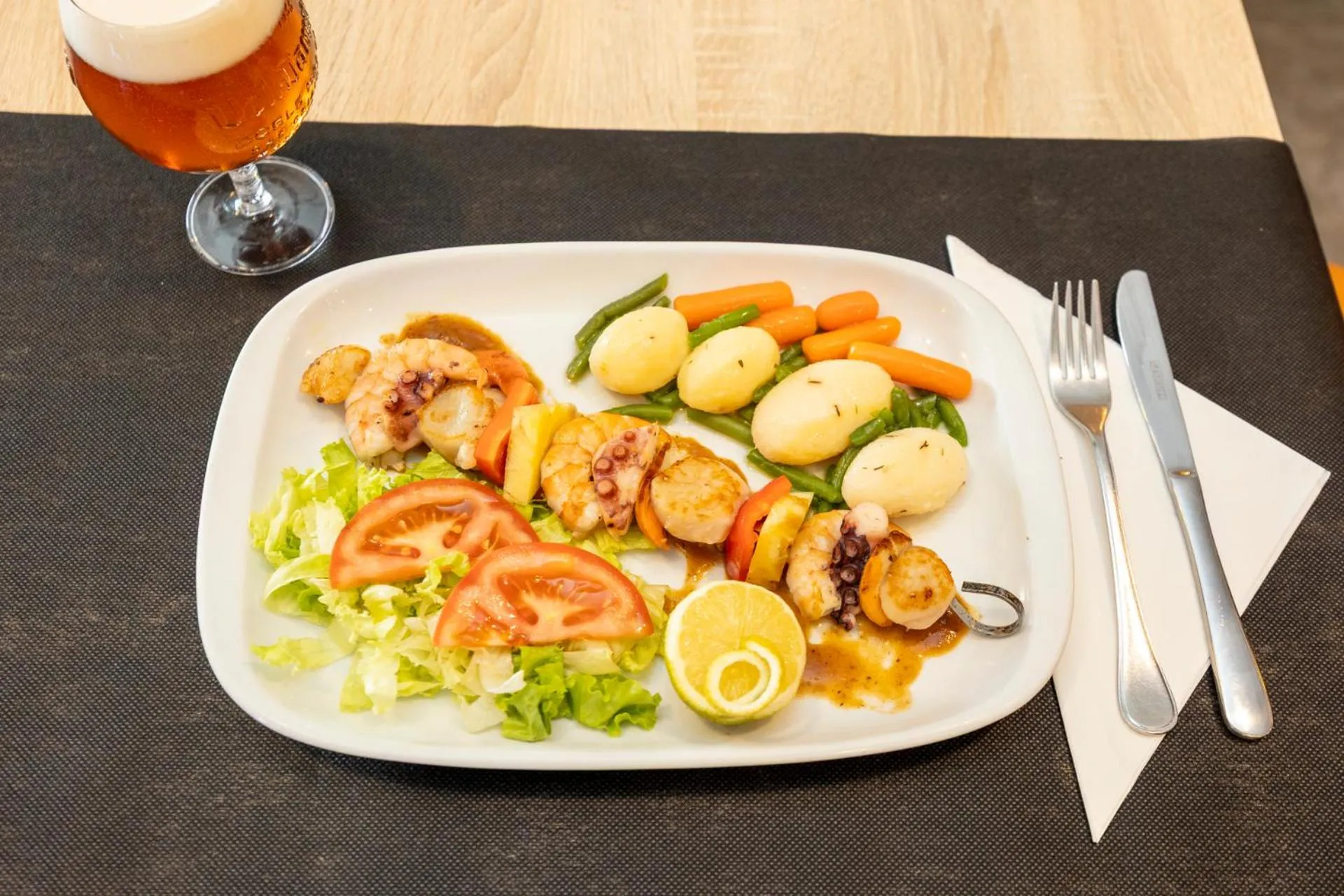 Food and drinks in Hotel Restaurante Isape GBC