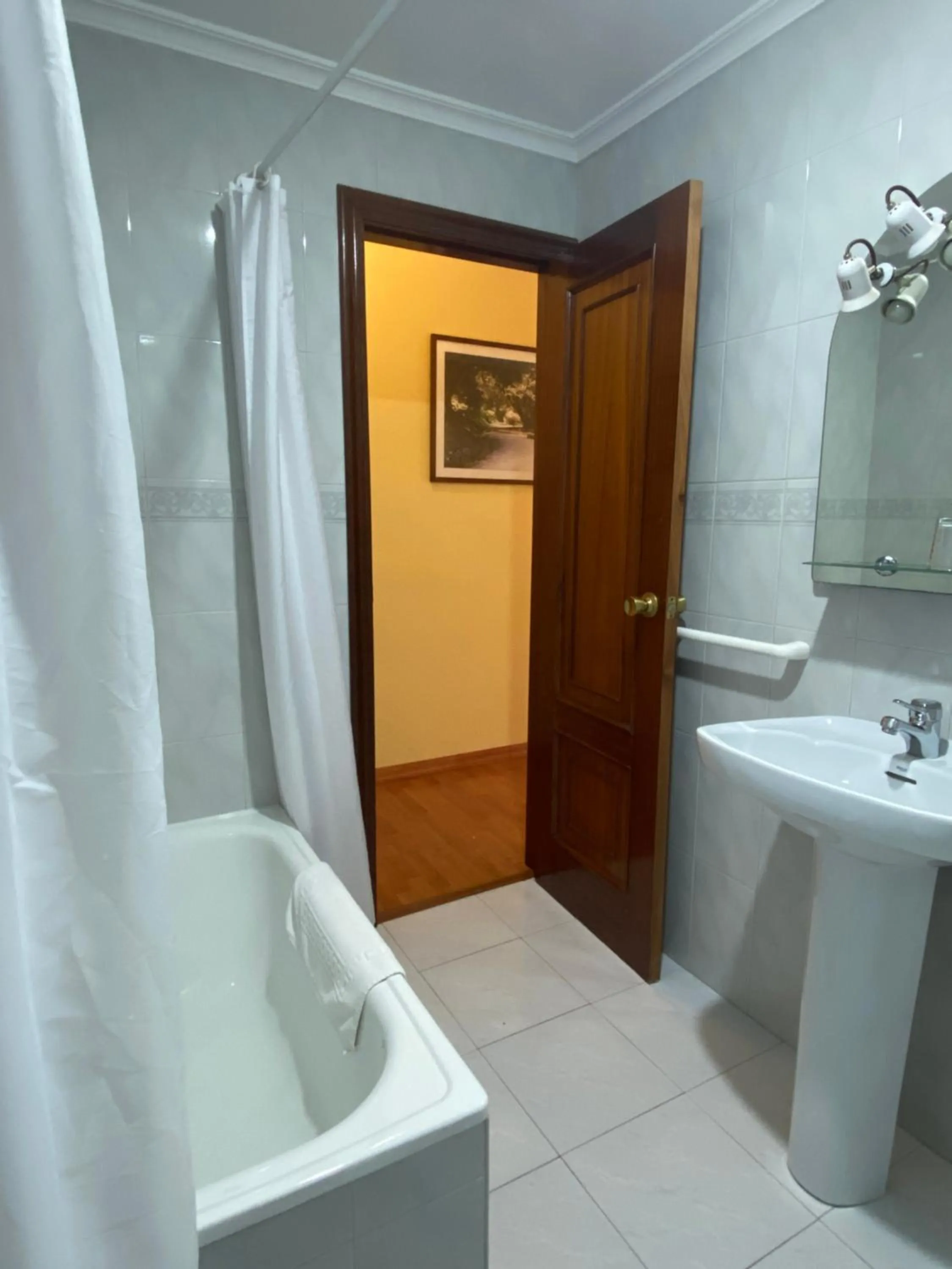 Bathroom in Hotel Restaurante Isape GBC