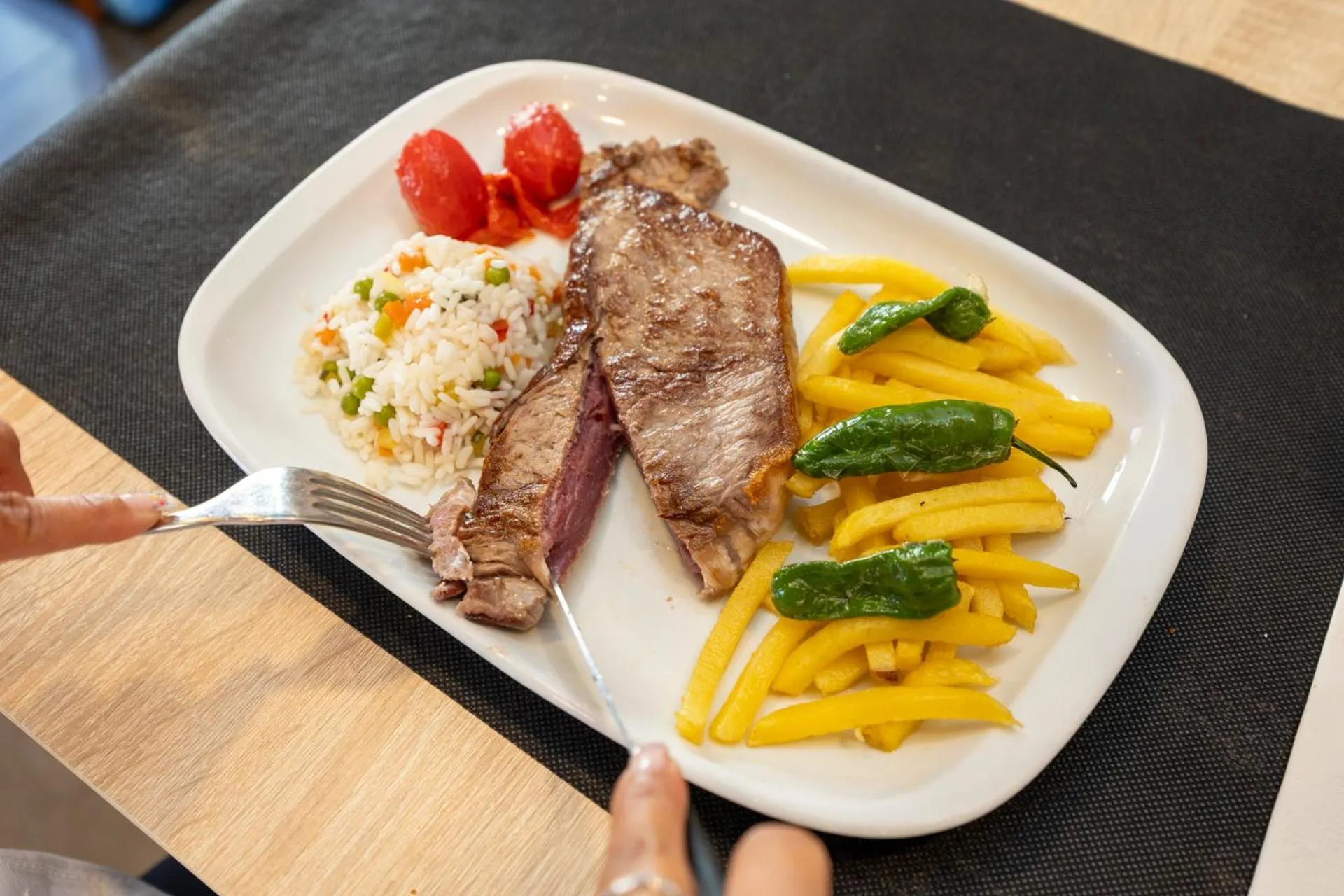 Food and drinks in Hotel Restaurante Isape GBC