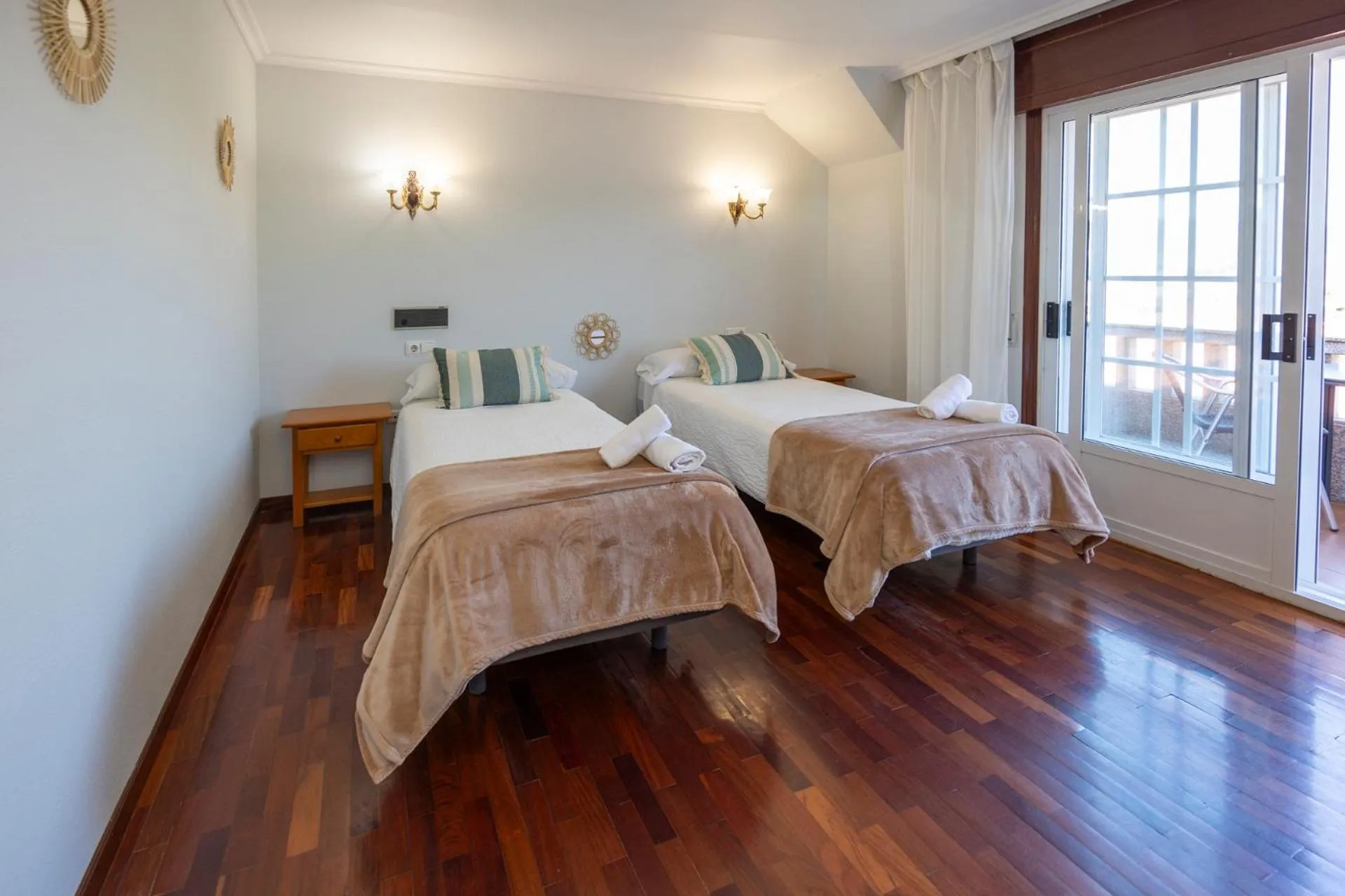 Bedroom, Bed in Hotel Restaurante Isape GBC