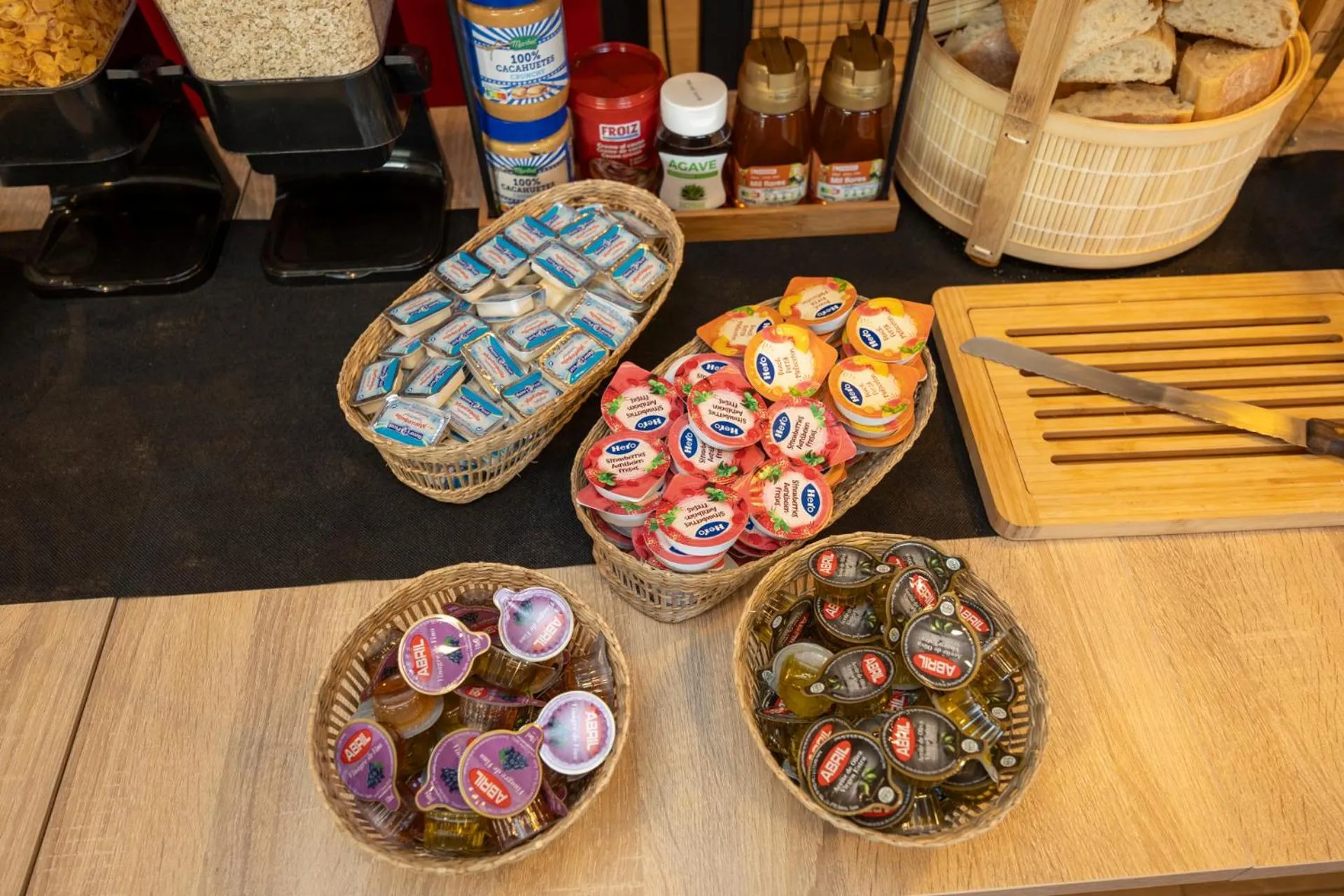 Food and drinks in Hotel Restaurante Isape GBC