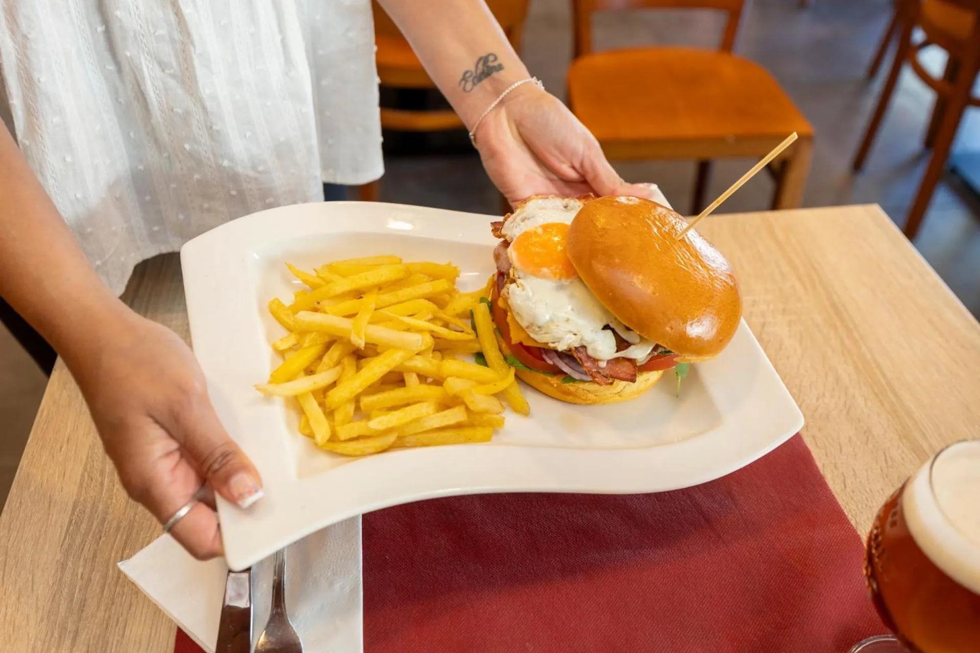 Food and drinks in Hotel Restaurante Isape GBC