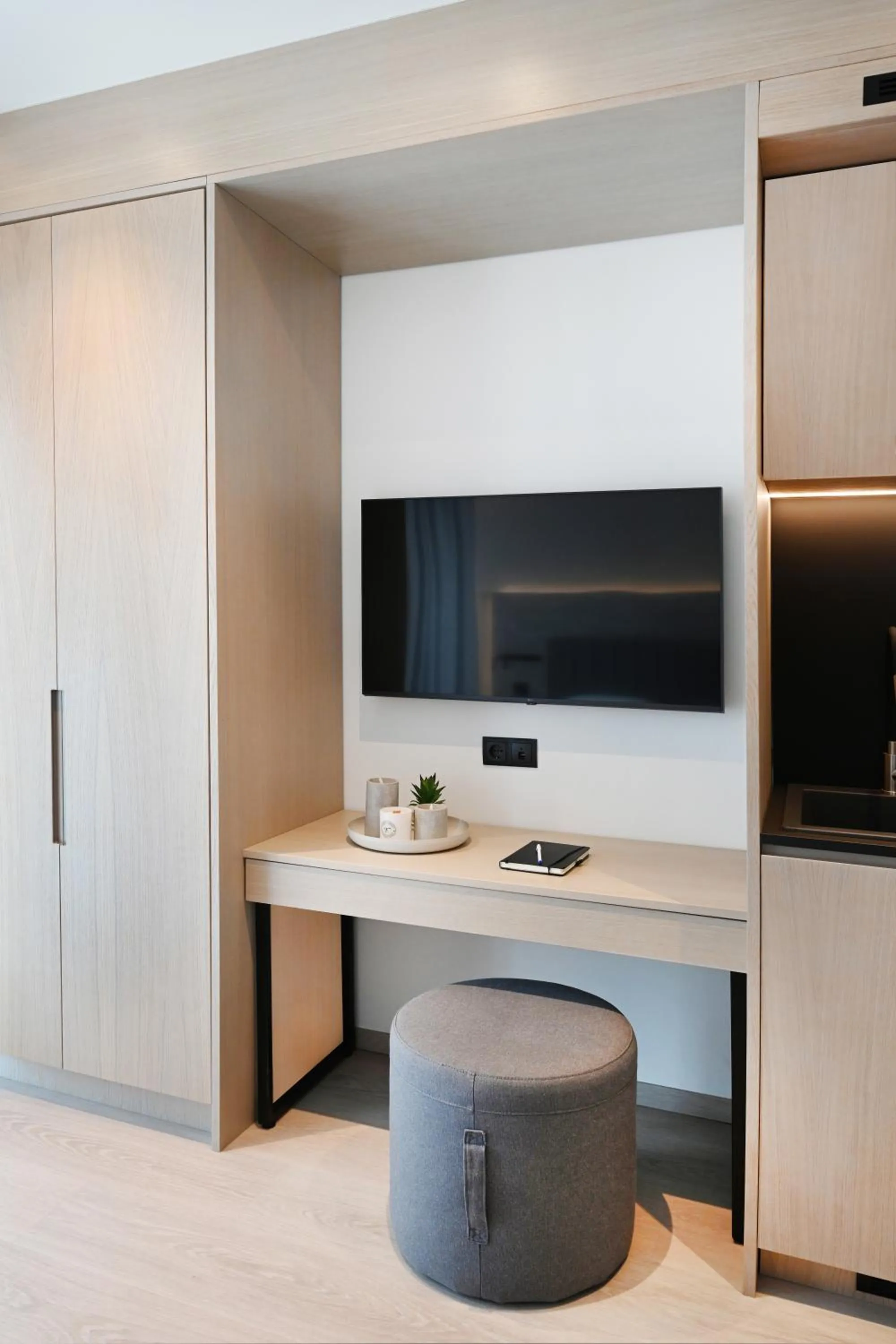 TV and multimedia in Icon Central SKG