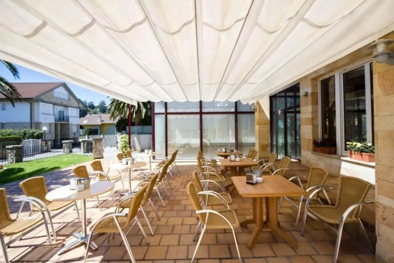 Restaurant/places to eat in Hotel Don Pepe Ria