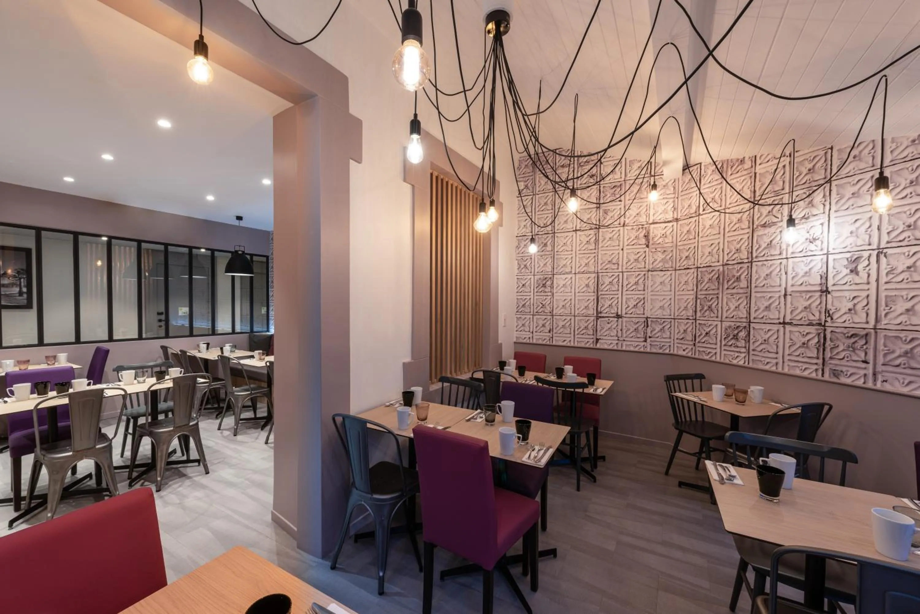 Restaurant/places to eat in Campanile Annecy Centre - Gare