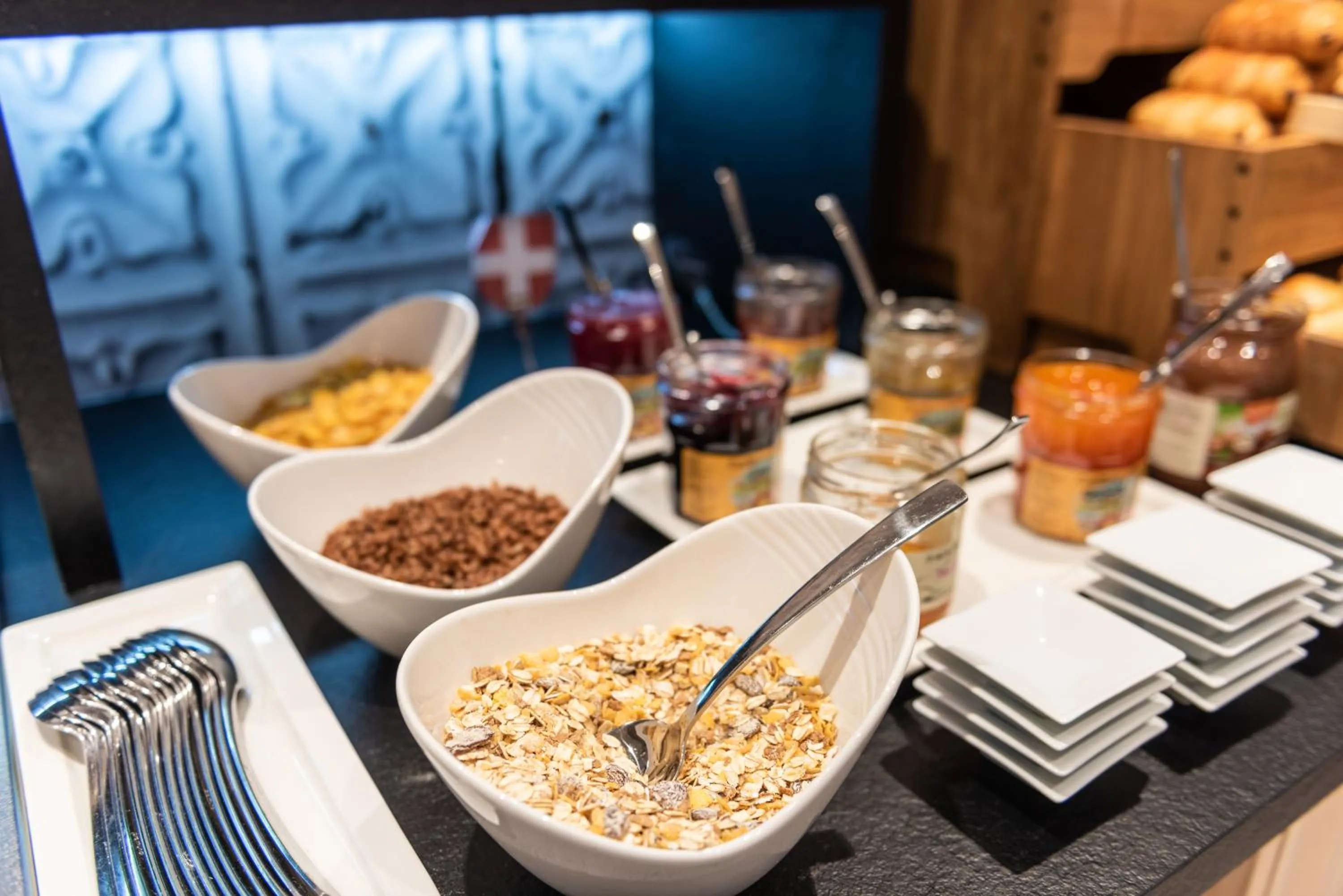 Food and drinks in Campanile Annecy Centre - Gare