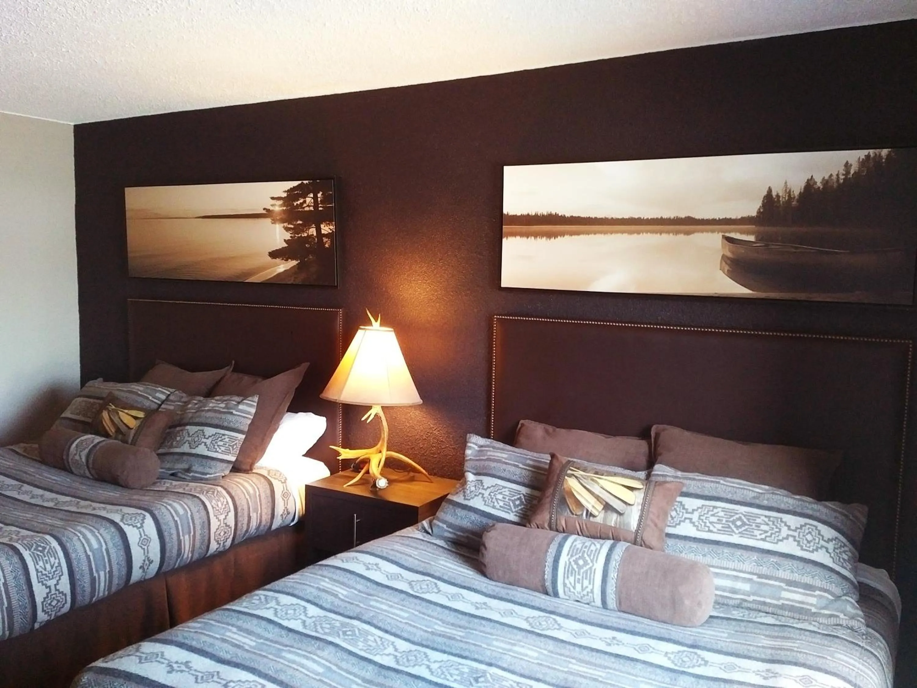Bed in Copper River Inn