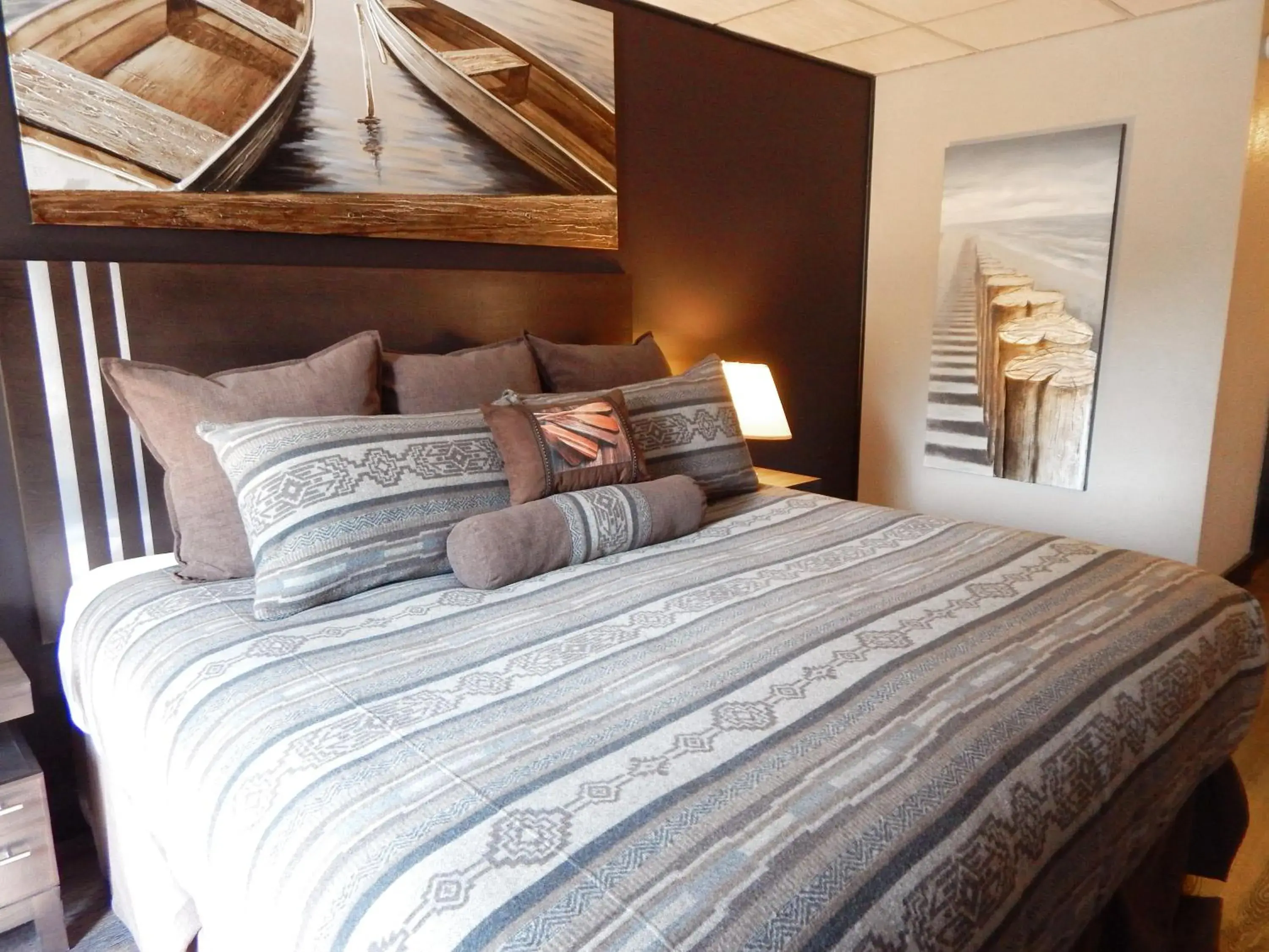 Superior King Room in Copper River Inn Superior King Room in Copper River Inn