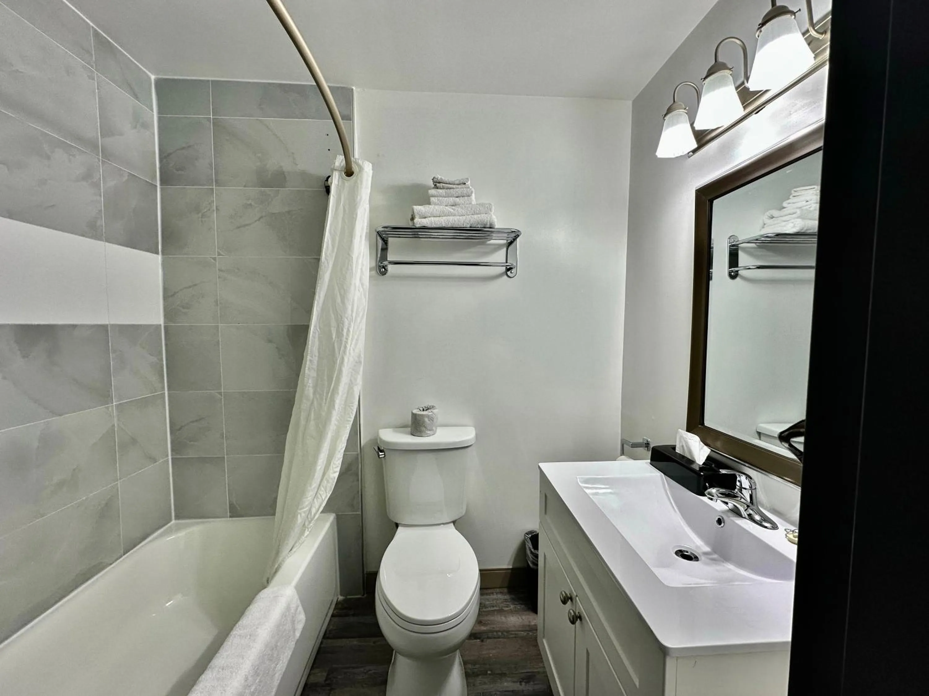 Shower in Quality Inn Fort Frances