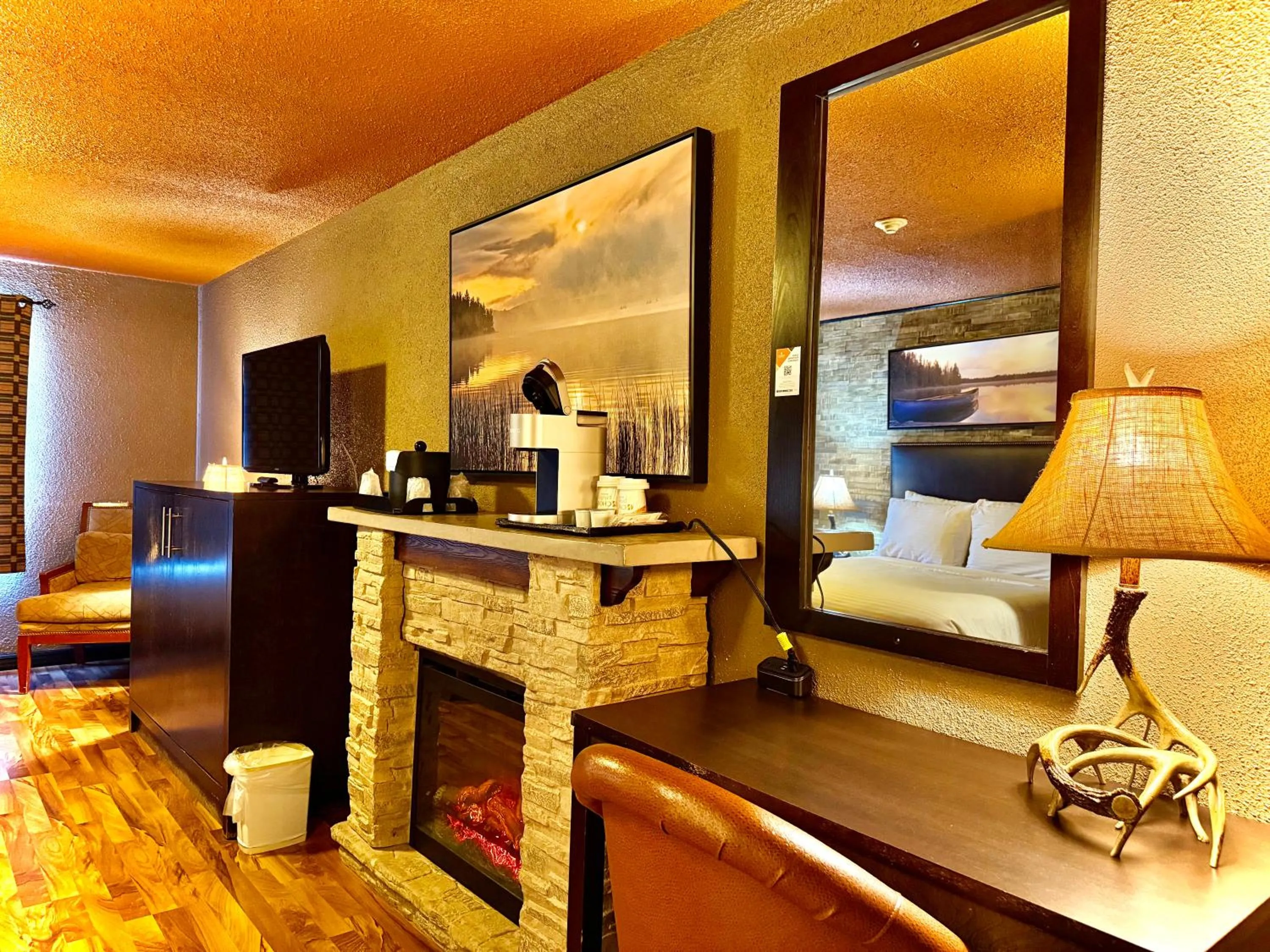 Photo of the whole room, Bed in Quality Inn Fort Frances