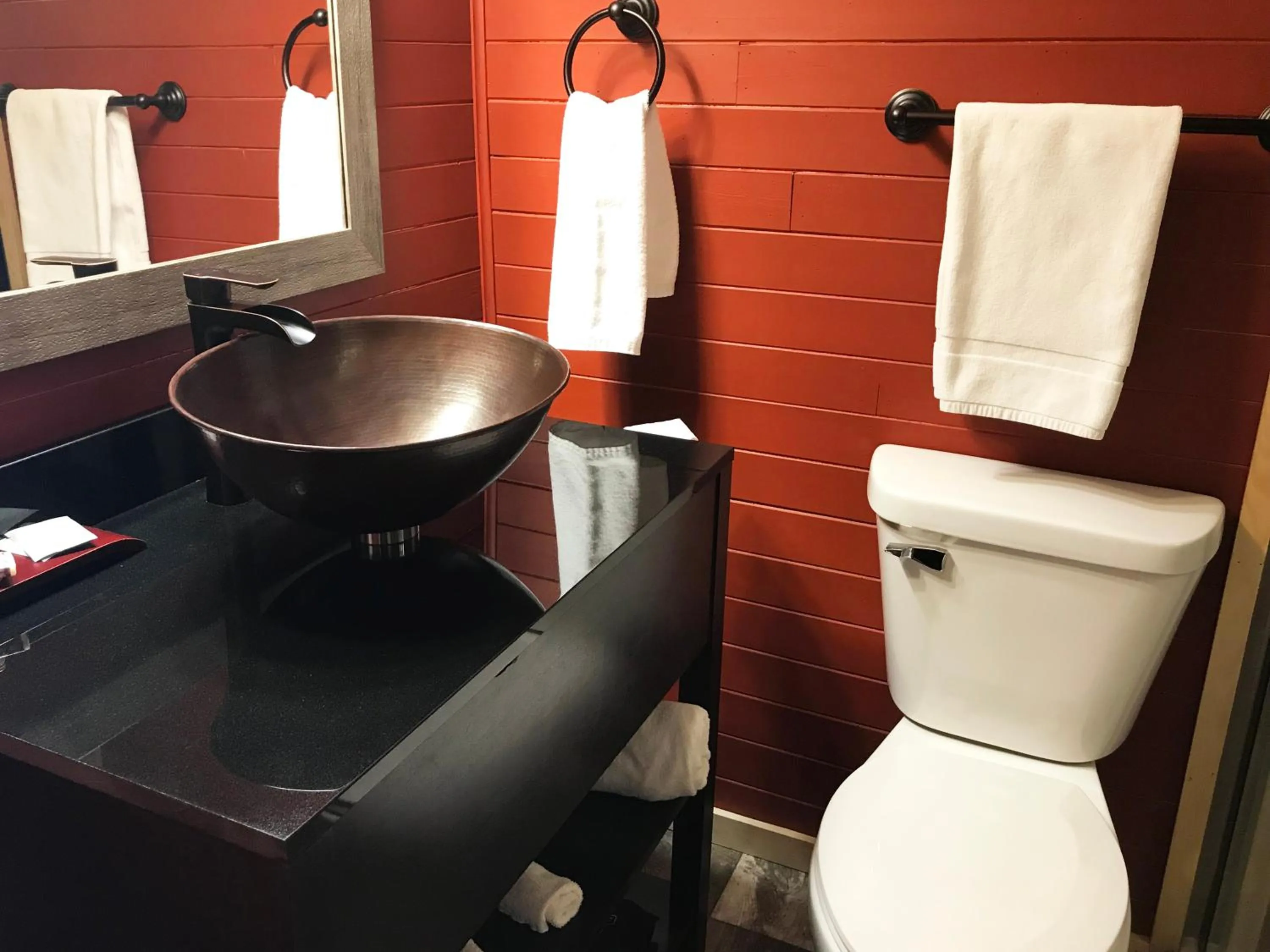 Toilet in Copper River Inn