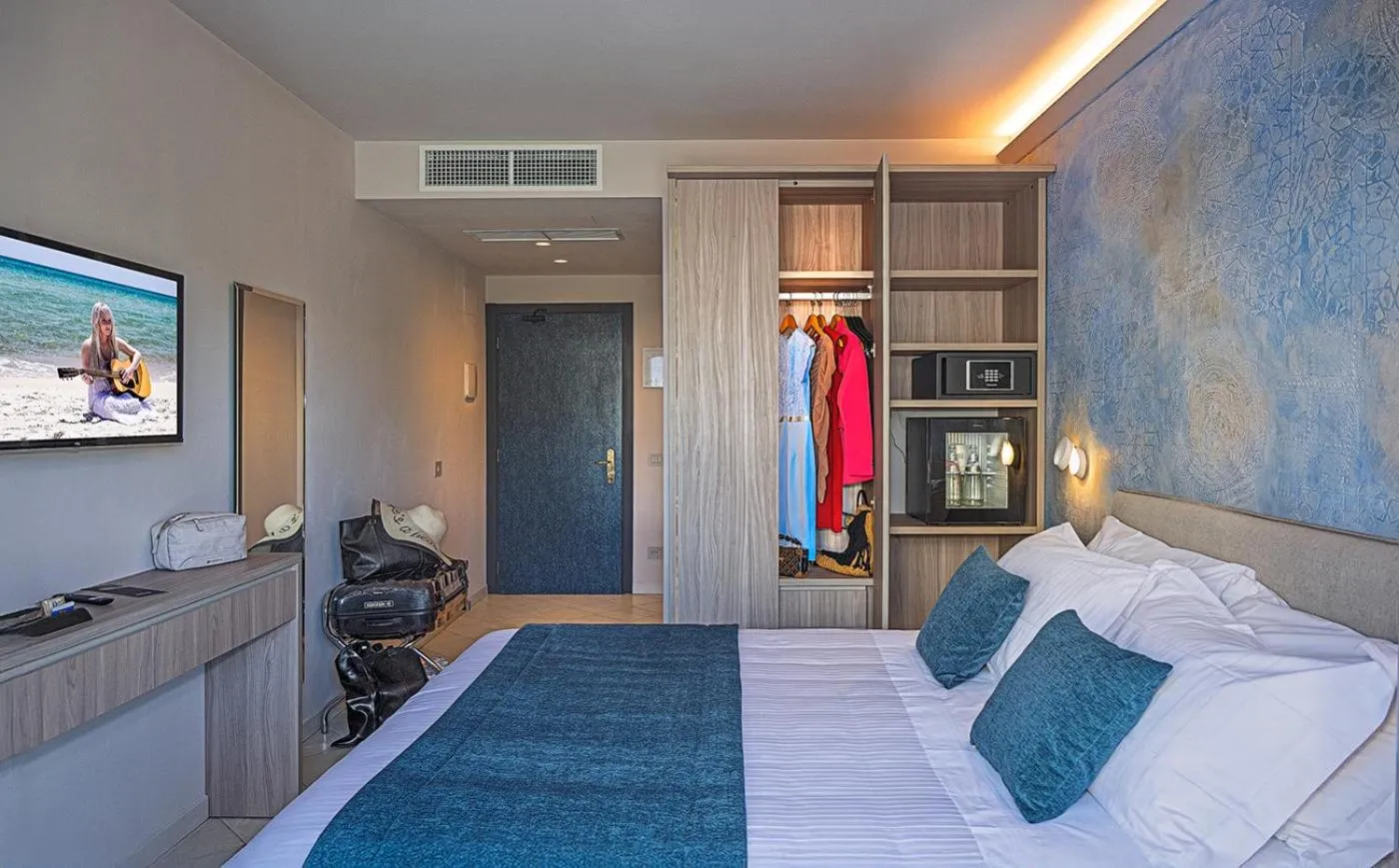 Bed in Hotel Harmony-Smile