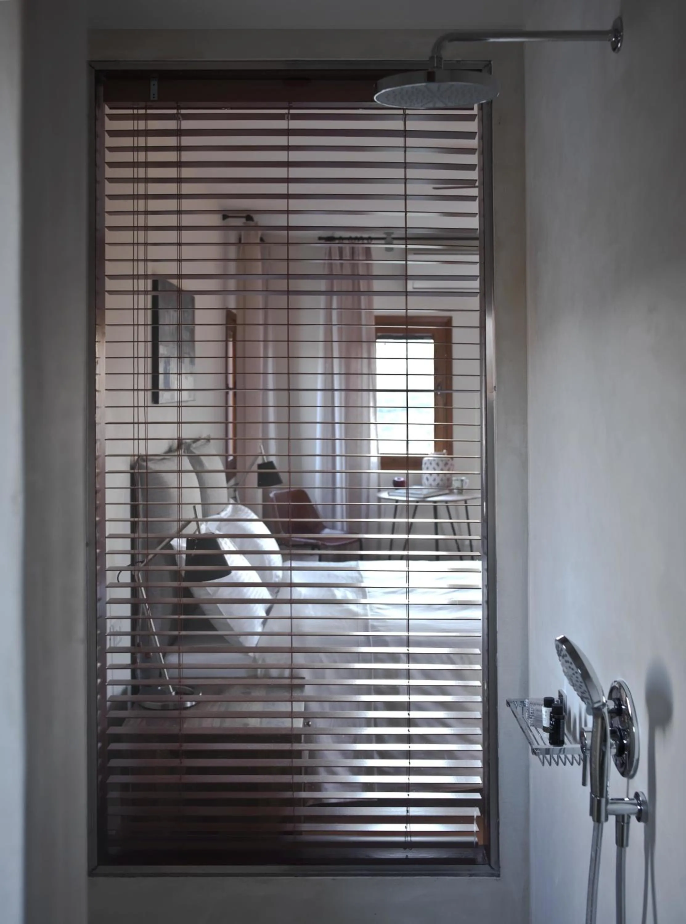 Shower, Bed in Scalarea Estate Residences