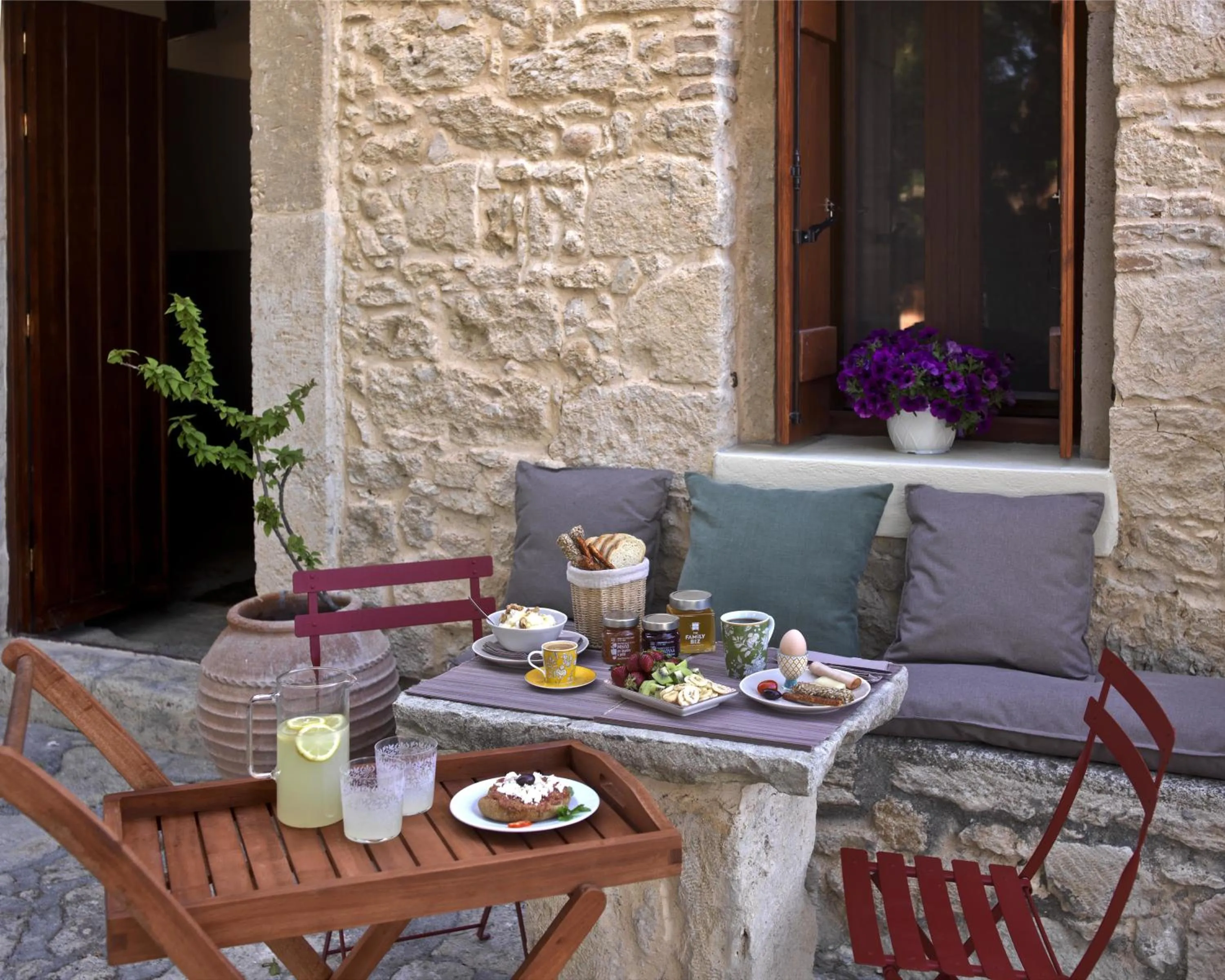 Patio in Scalarea Estate Residences