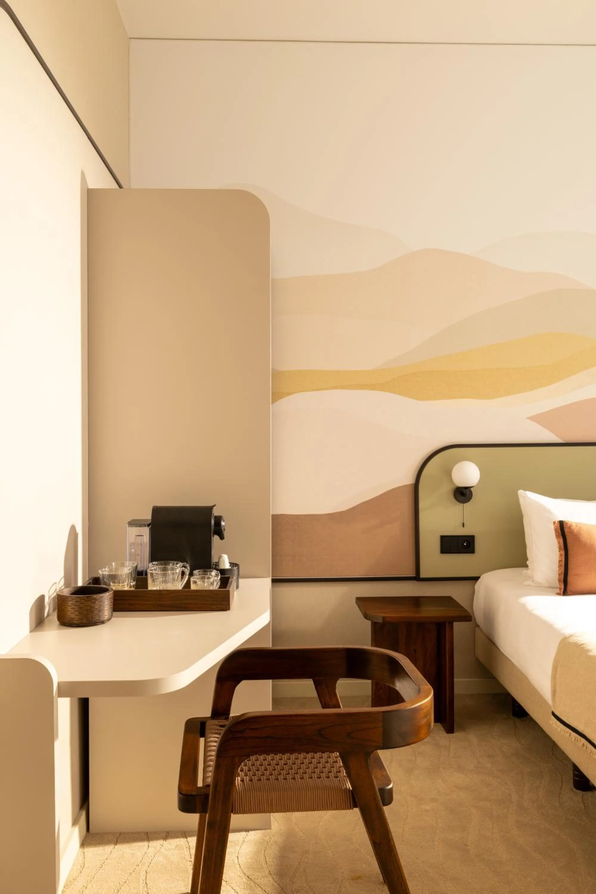 Bedroom, Bed in Ikonik Marengo