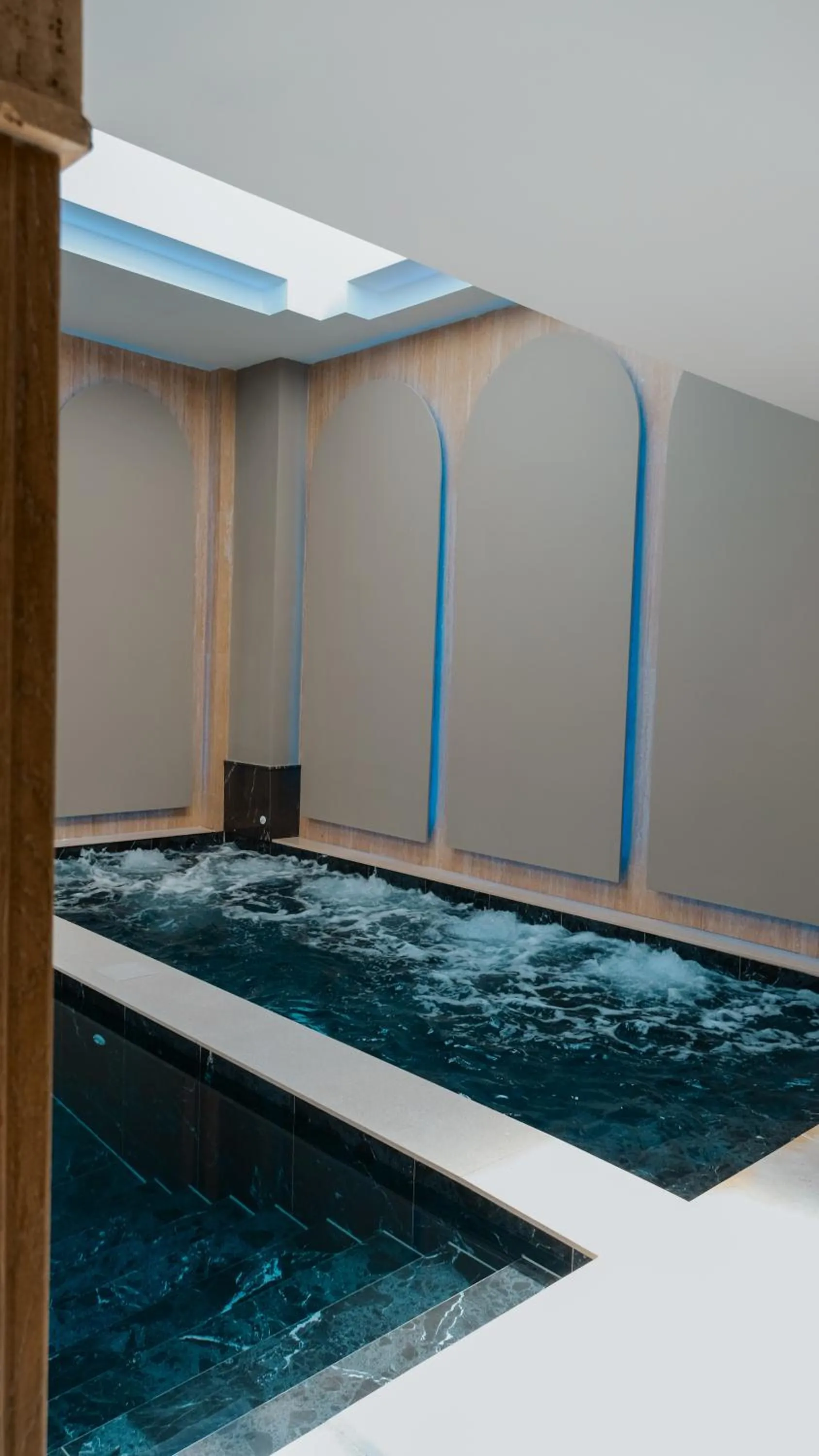 Hot Tub in Grand VM Conference & SPA