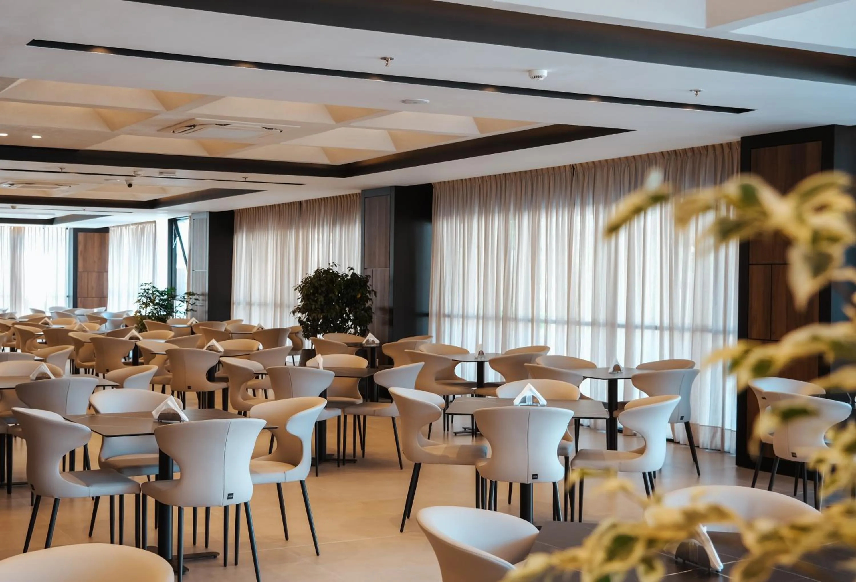 Restaurant/places to eat in Grand VM Conference & SPA