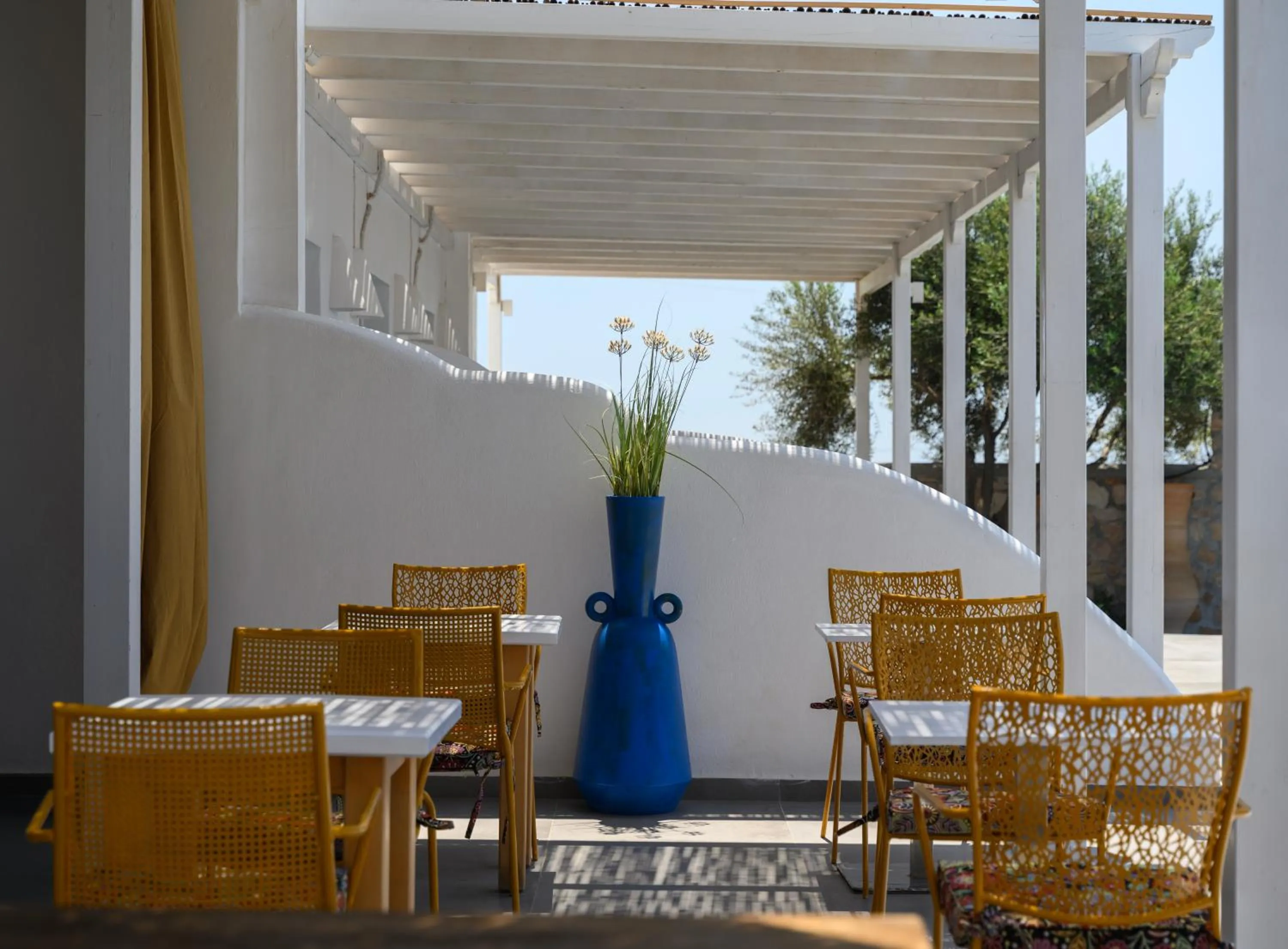 Restaurant/places to eat in Impressive One