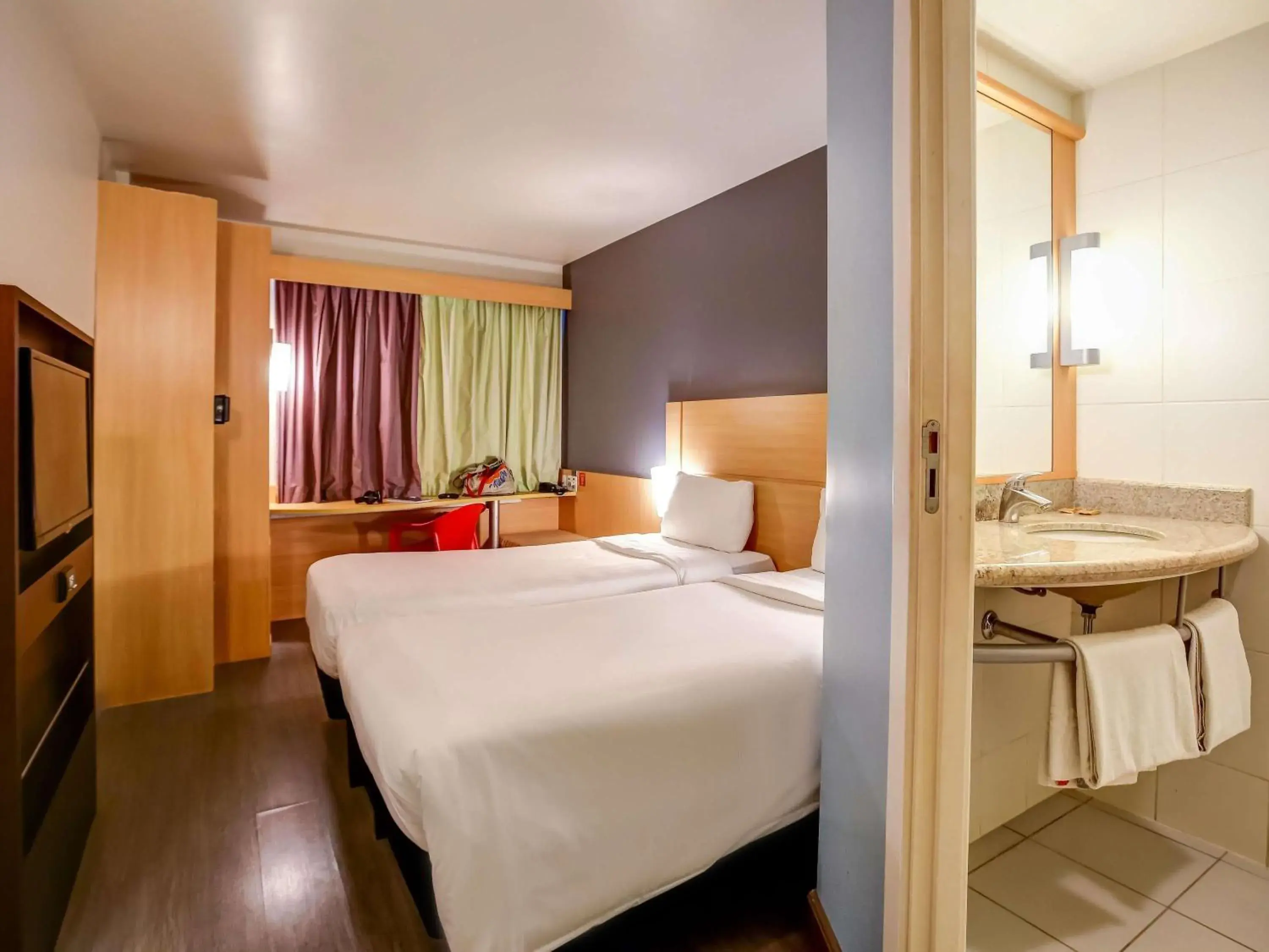Standard Twin Room - single occupancy in ibis Rio de Janeiro Barra da Tijuca Standard Twin Room - single occupancy in ibis Rio de Janeiro Barra da Tijuca