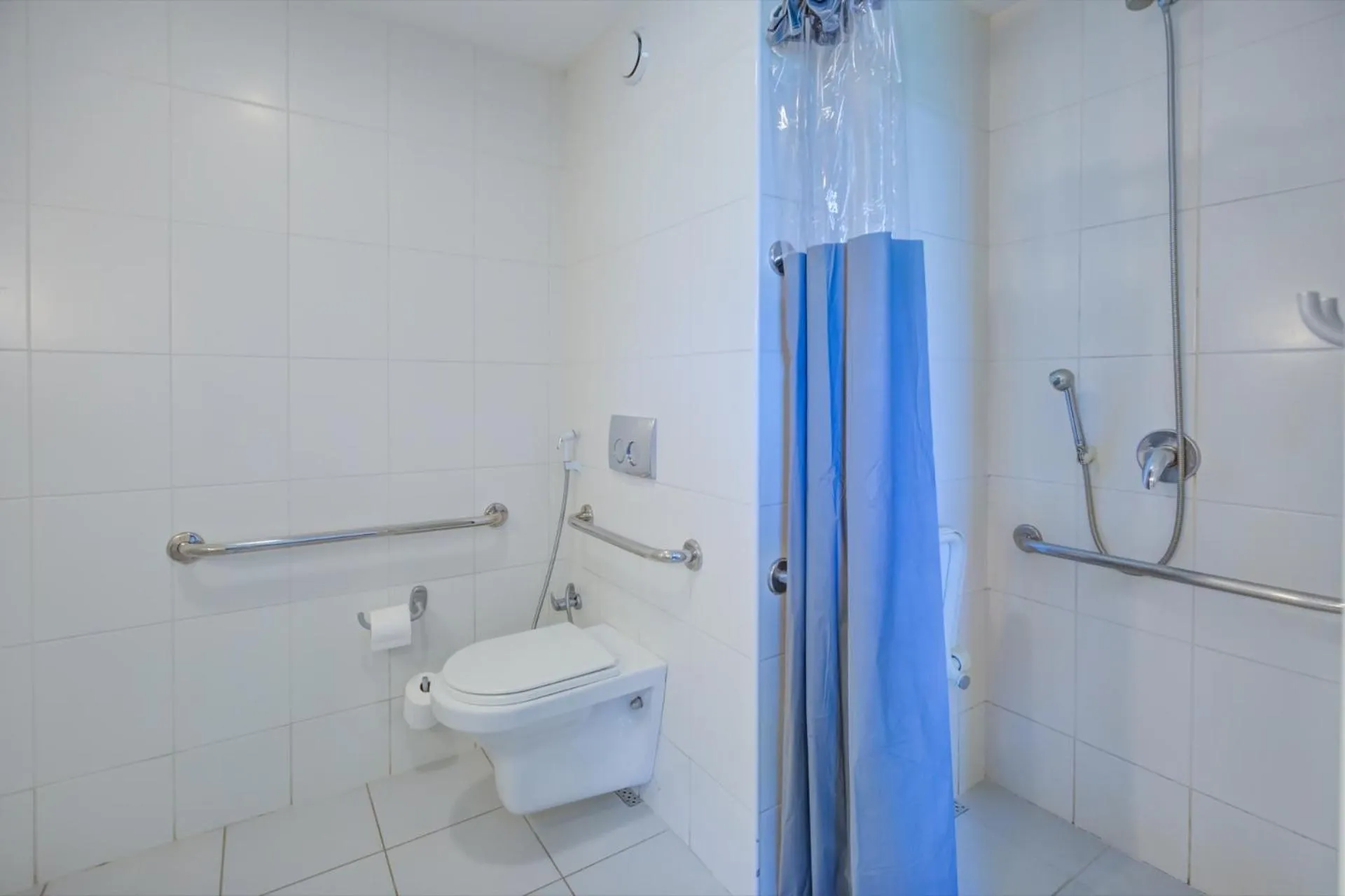 Bathroom in ibis Rio de Janeiro Barra da Tijuca