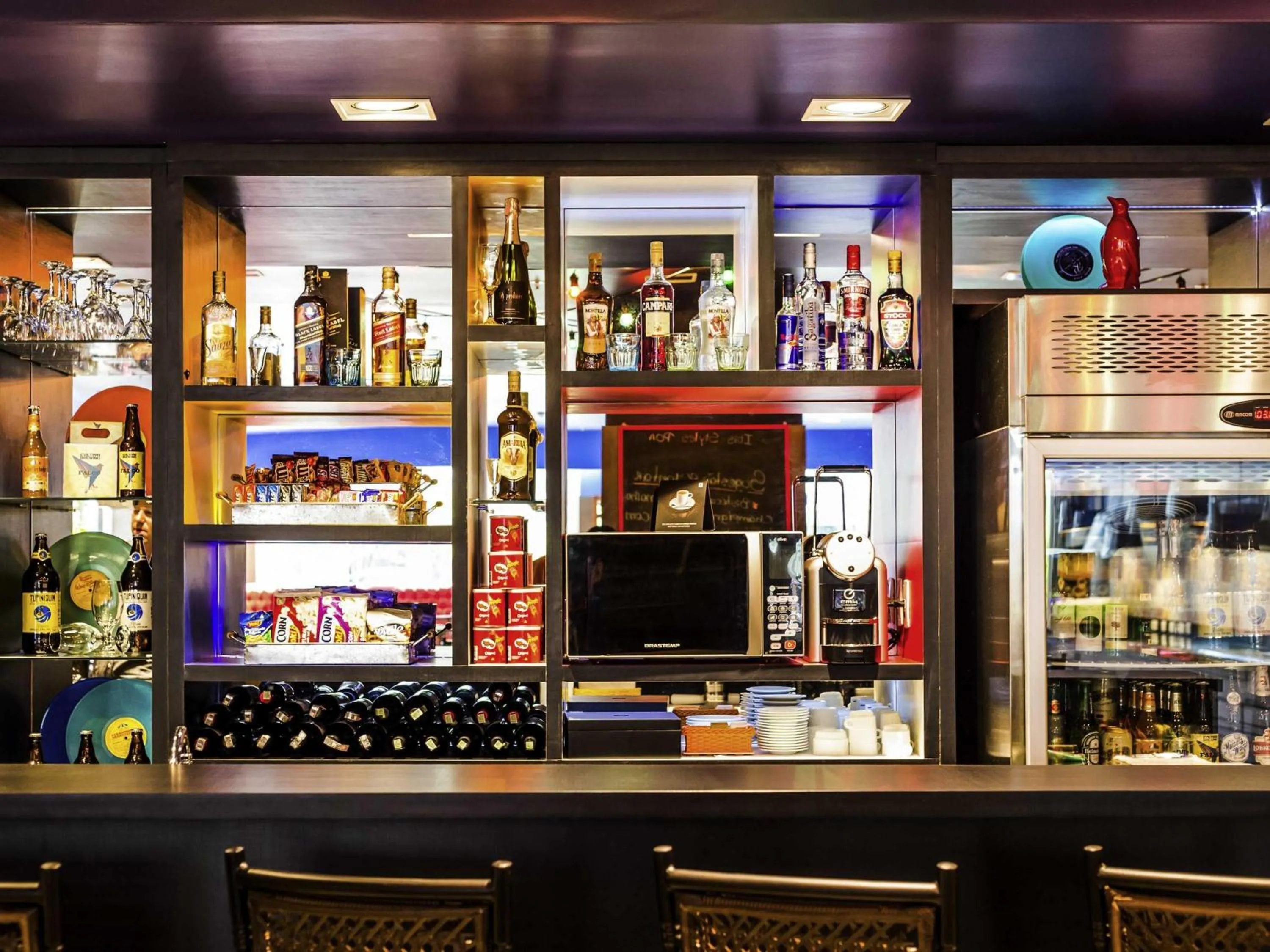 Lounge or bar in Ibis Styles Porto Alegre Centro