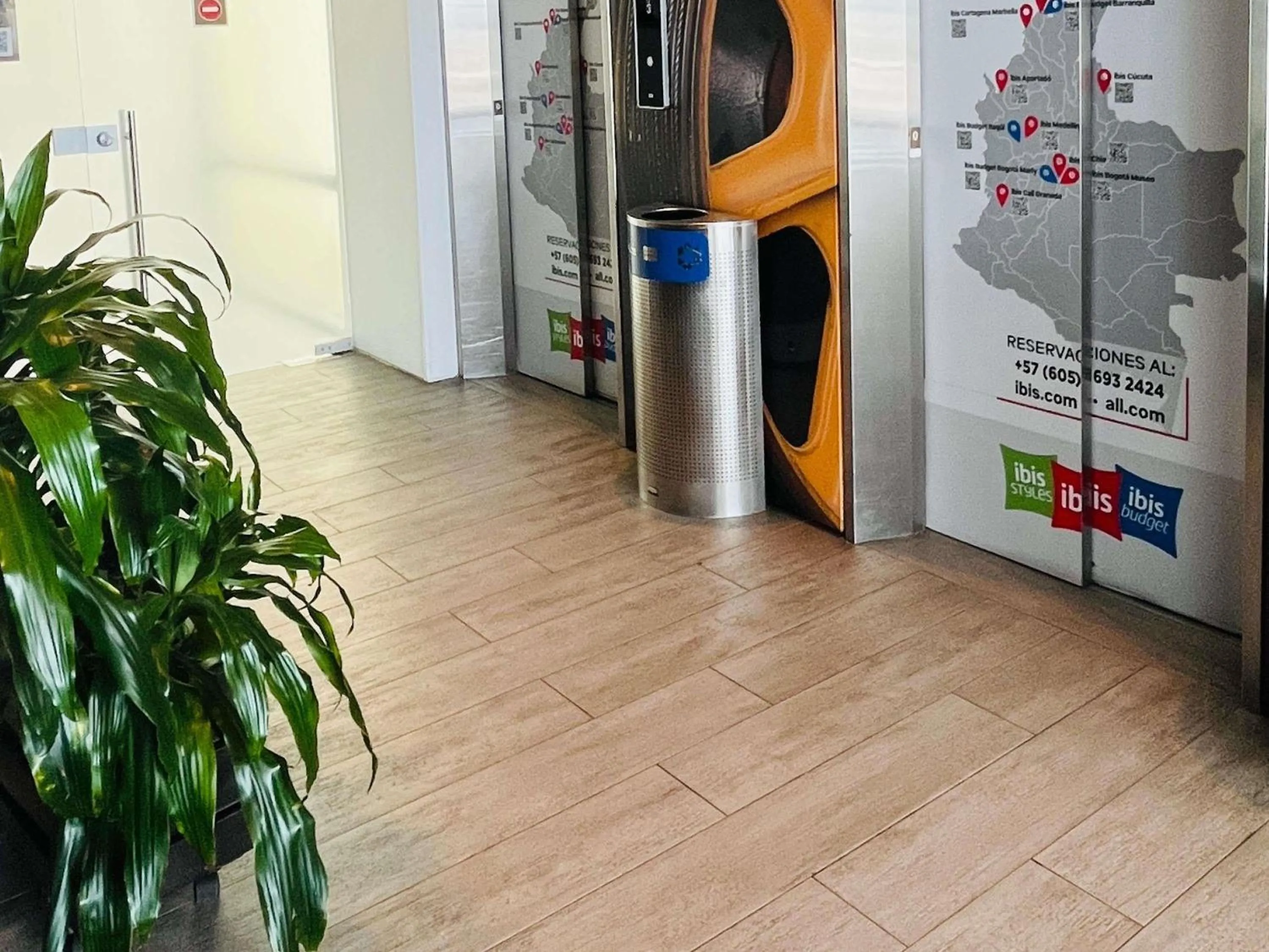 Property building in ibis Cartagena Marbella