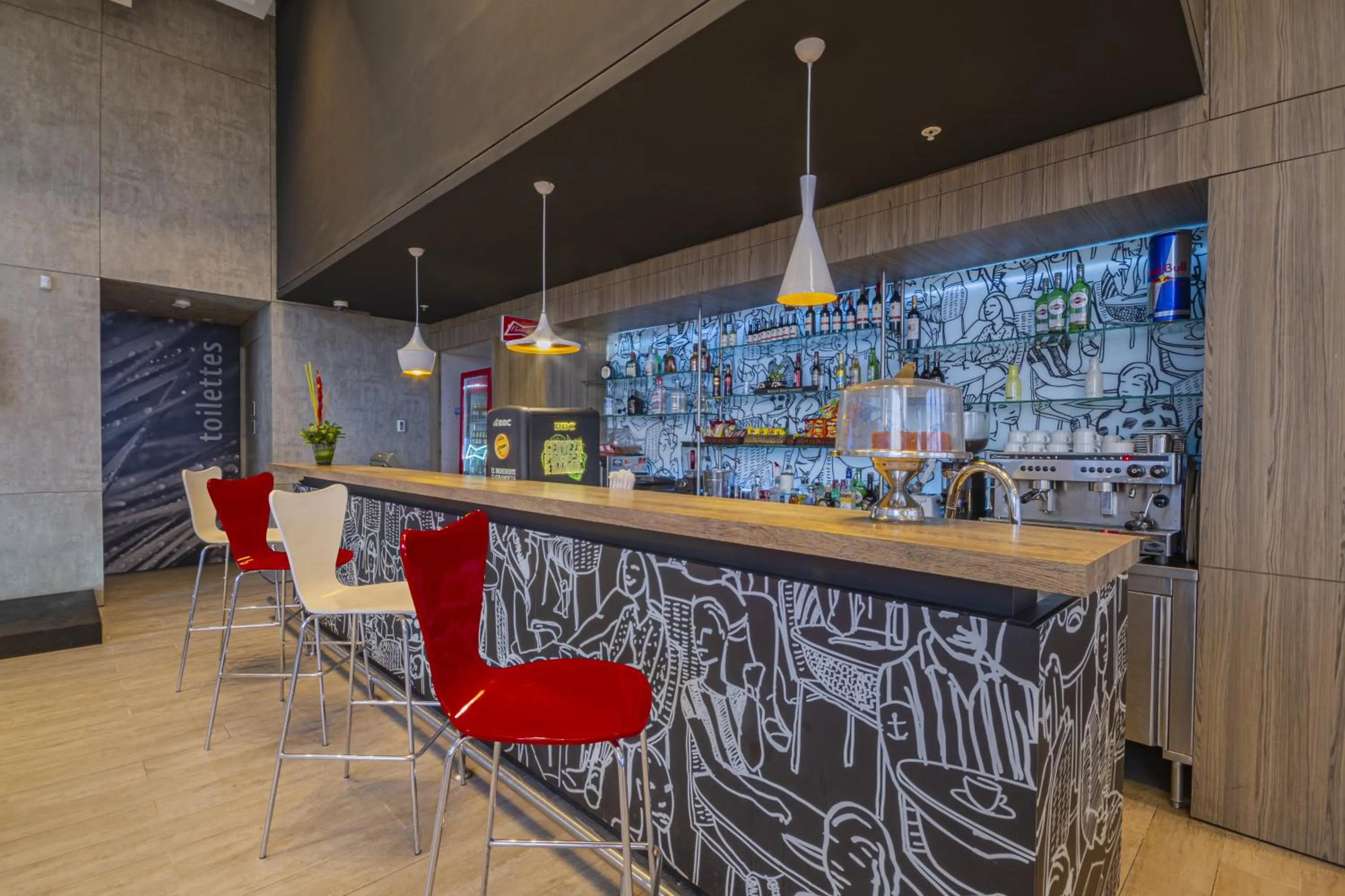 Nightclub / DJ in ibis Cartagena Marbella