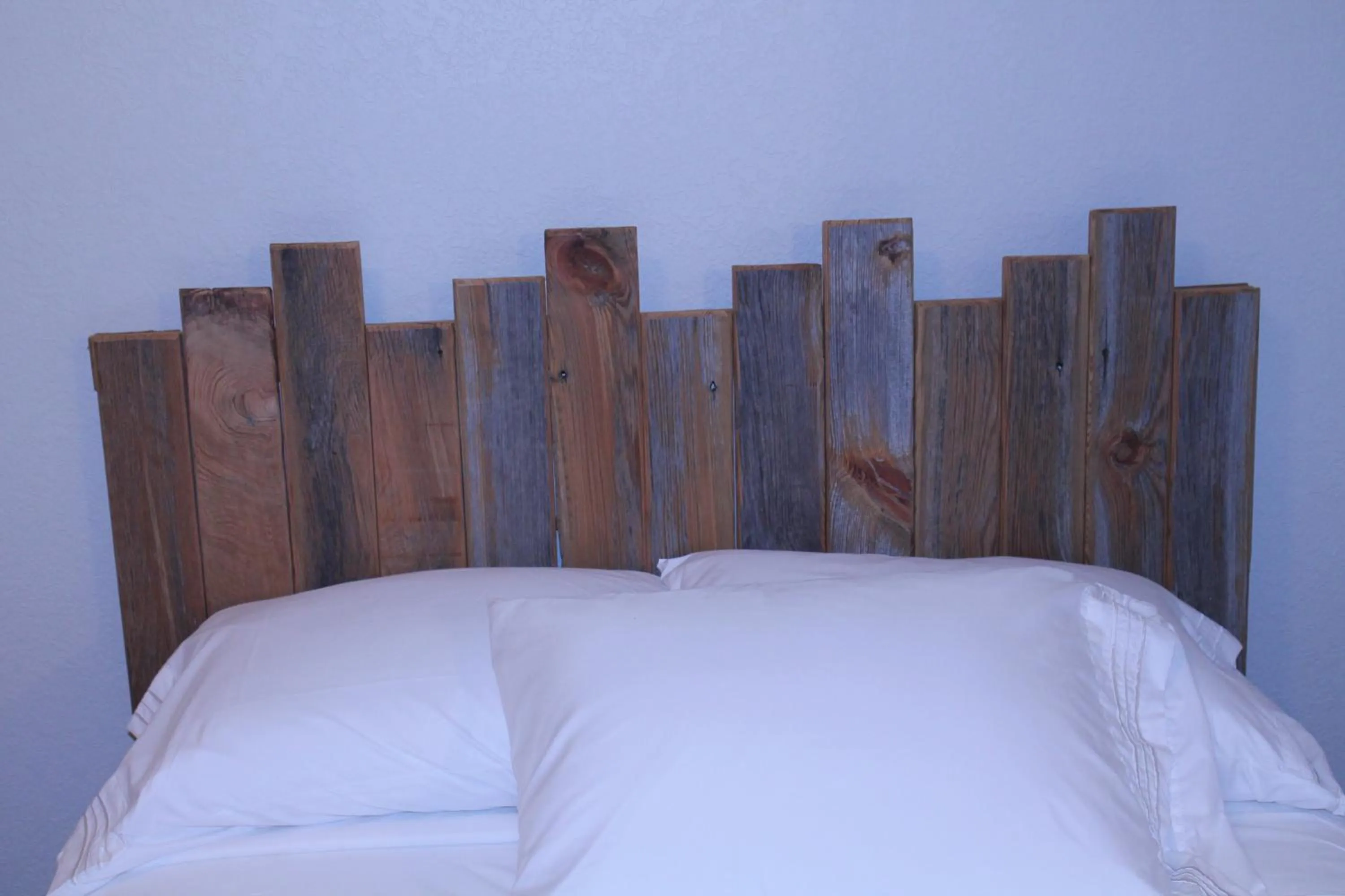 Bed in The BarnwooD Inn