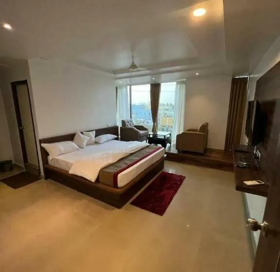 Hotel Vaishnavi Grand