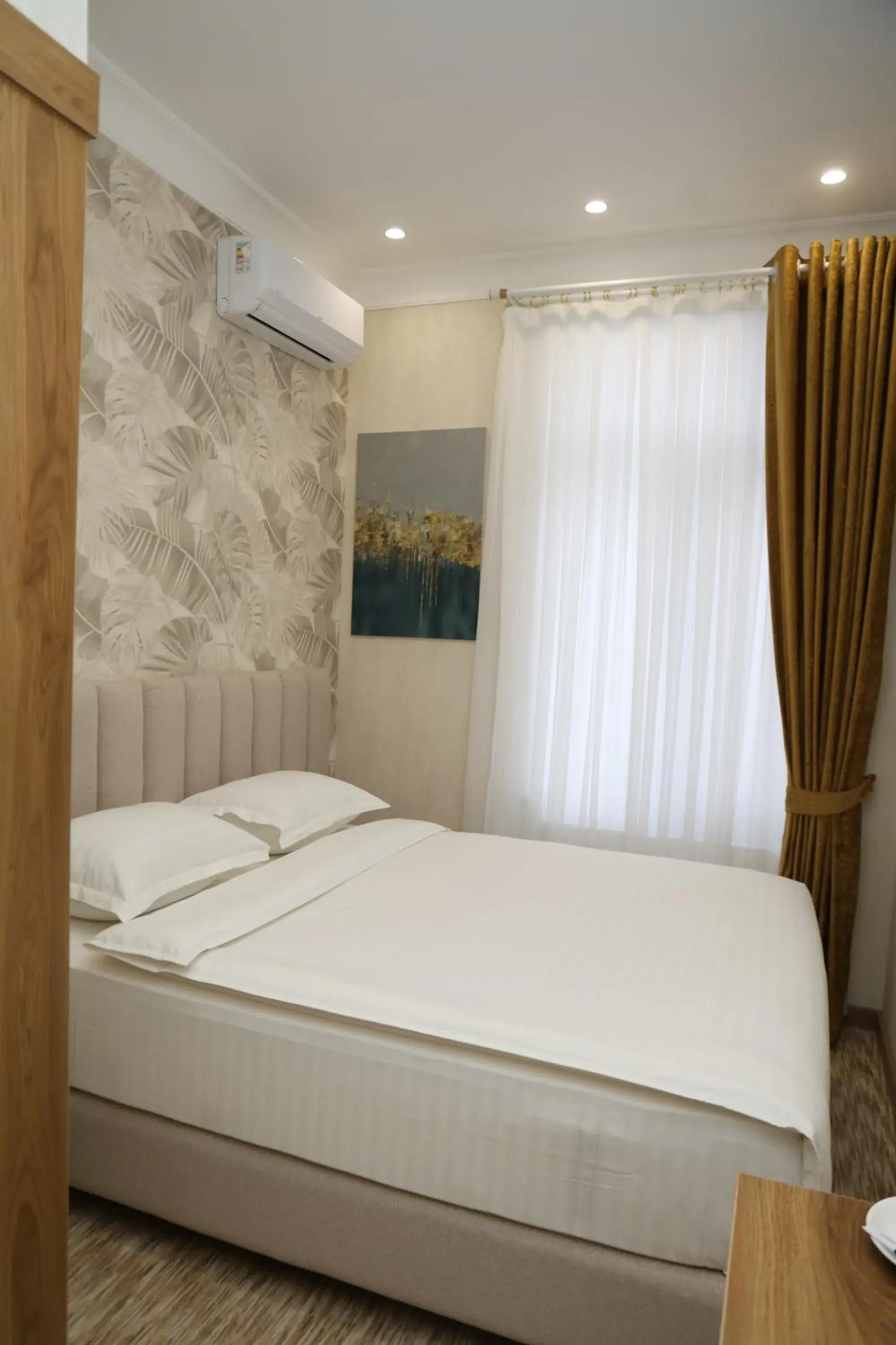 Standard Single Room - single occupancy in Clouds Hotel Standard Single Room - single occupancy in Clouds Hotel