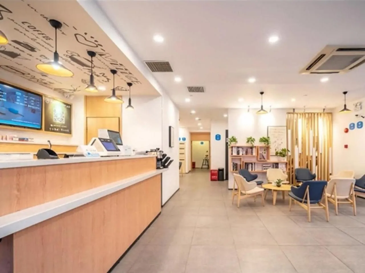 Lobby or reception in Hanting Shanghai Zhoupu Metro Subway Hotel