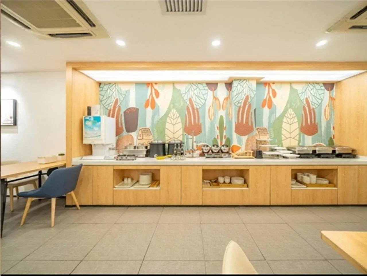 Restaurant/places to eat in Hanting Shanghai Zhoupu Metro Subway Hotel