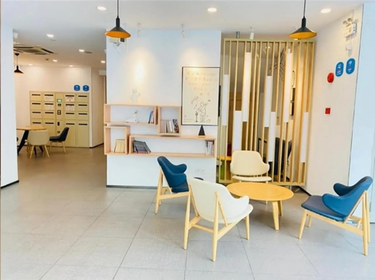 Lobby or reception in Hanting Shanghai Zhoupu Metro Subway Hotel