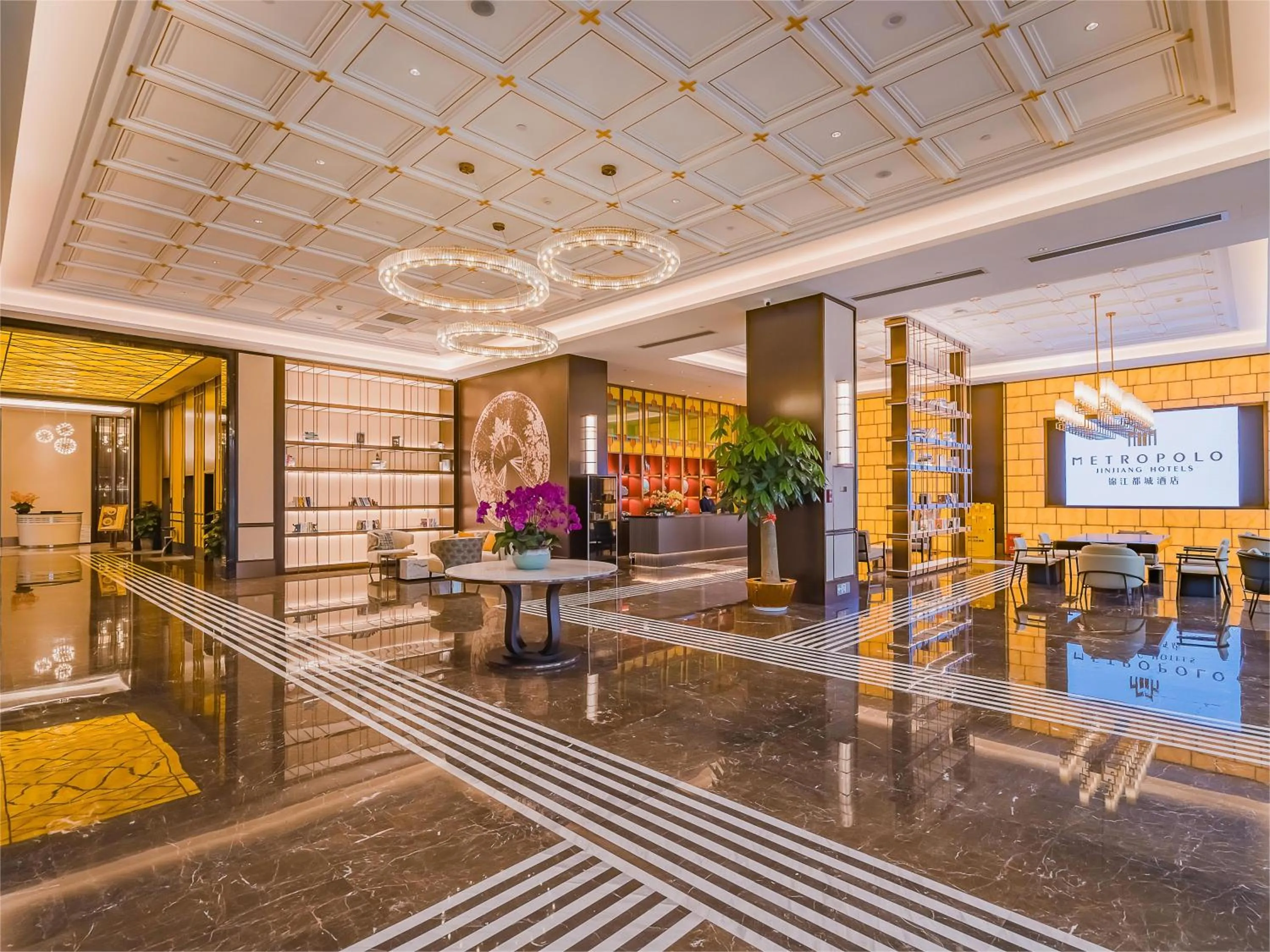 Lobby or reception in Metropolo Hotel Guangzhou Hanxi Chimelong Wanbo Subway Station