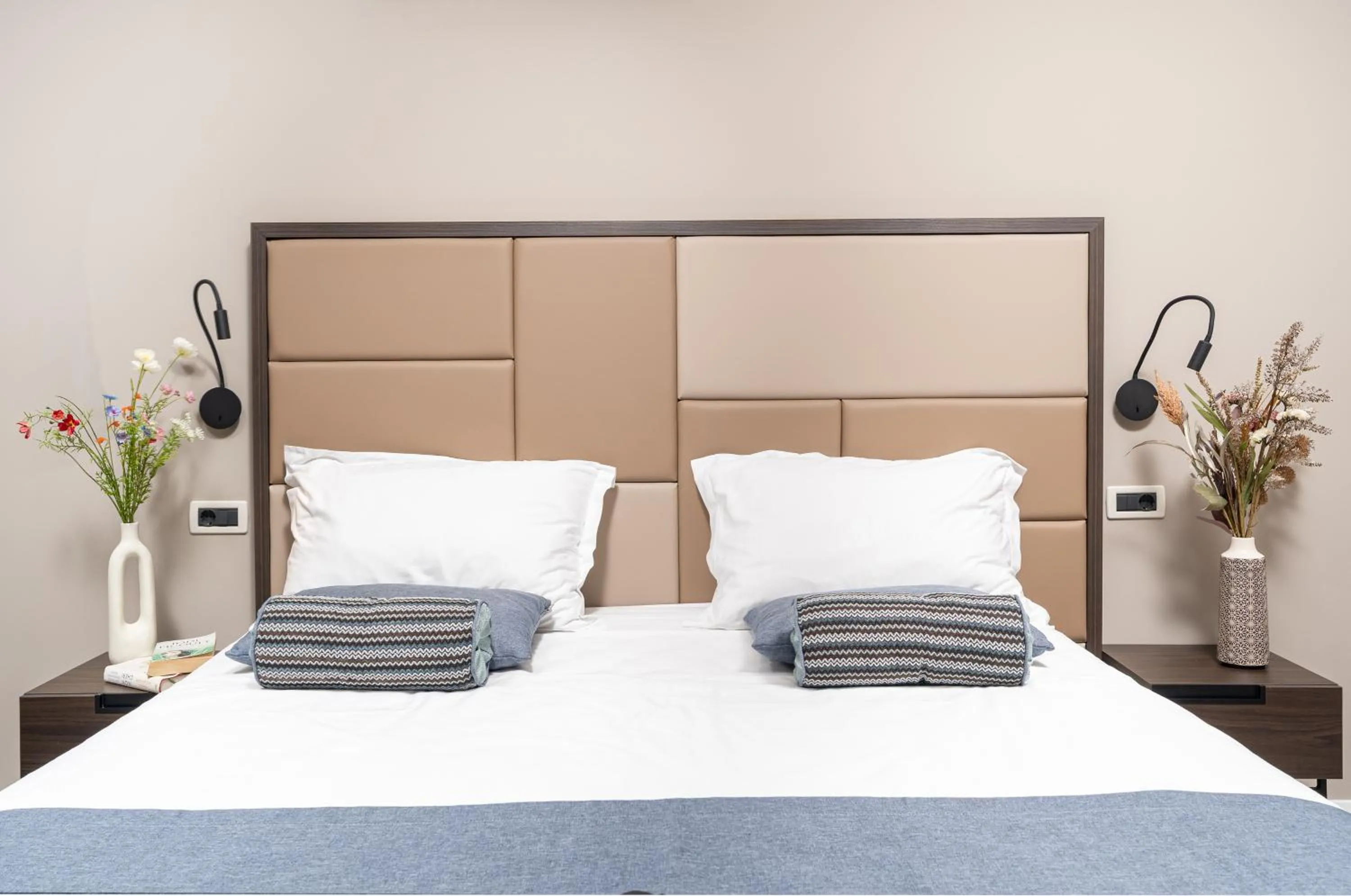Bed in Al Porto Suites - NEW!