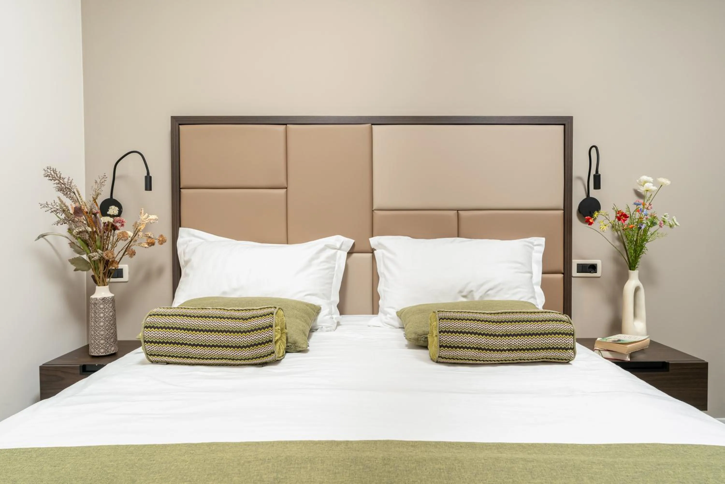 Bed in Al Porto Suites - NEW!