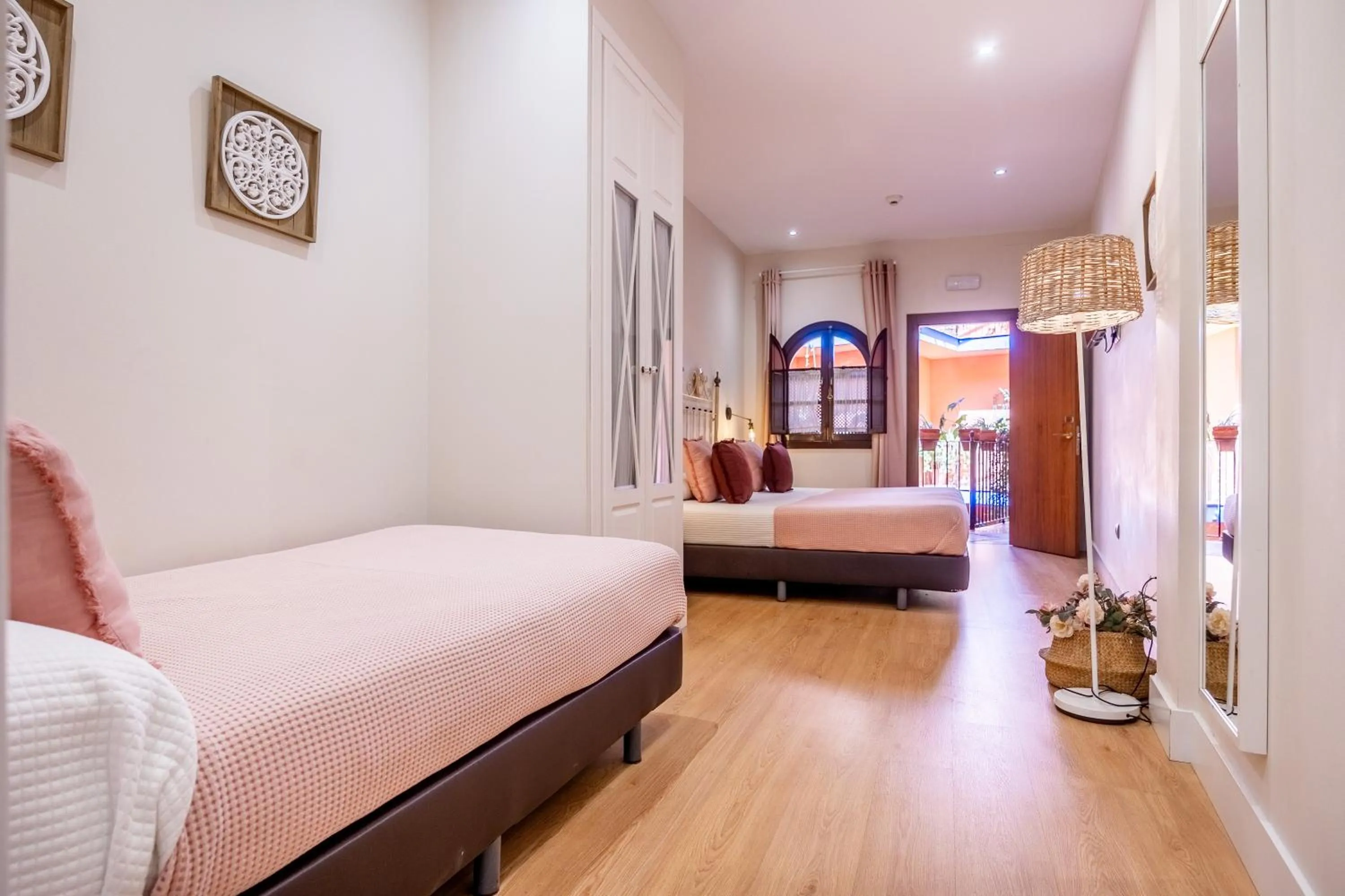 Property building, Bed in Patio de La Alameda