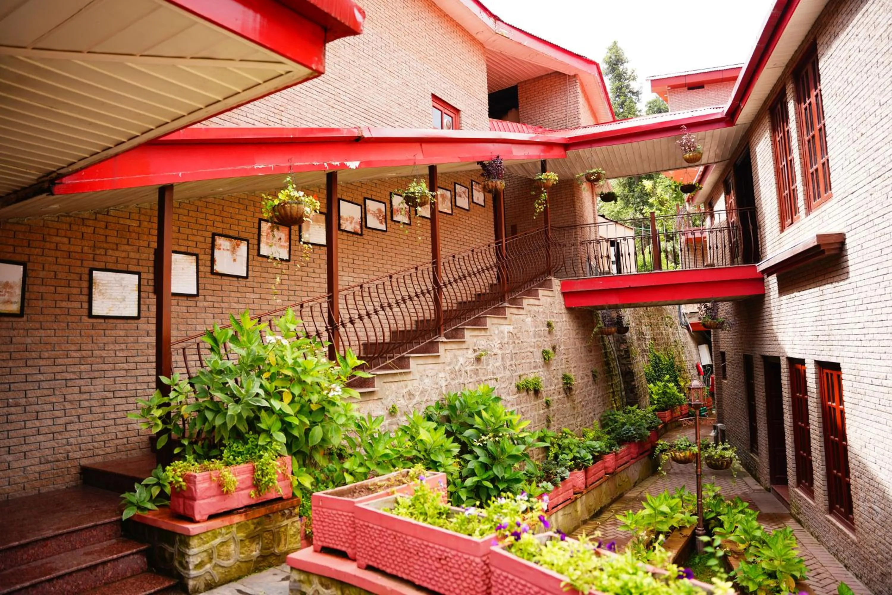 Khattak Lodges Murree