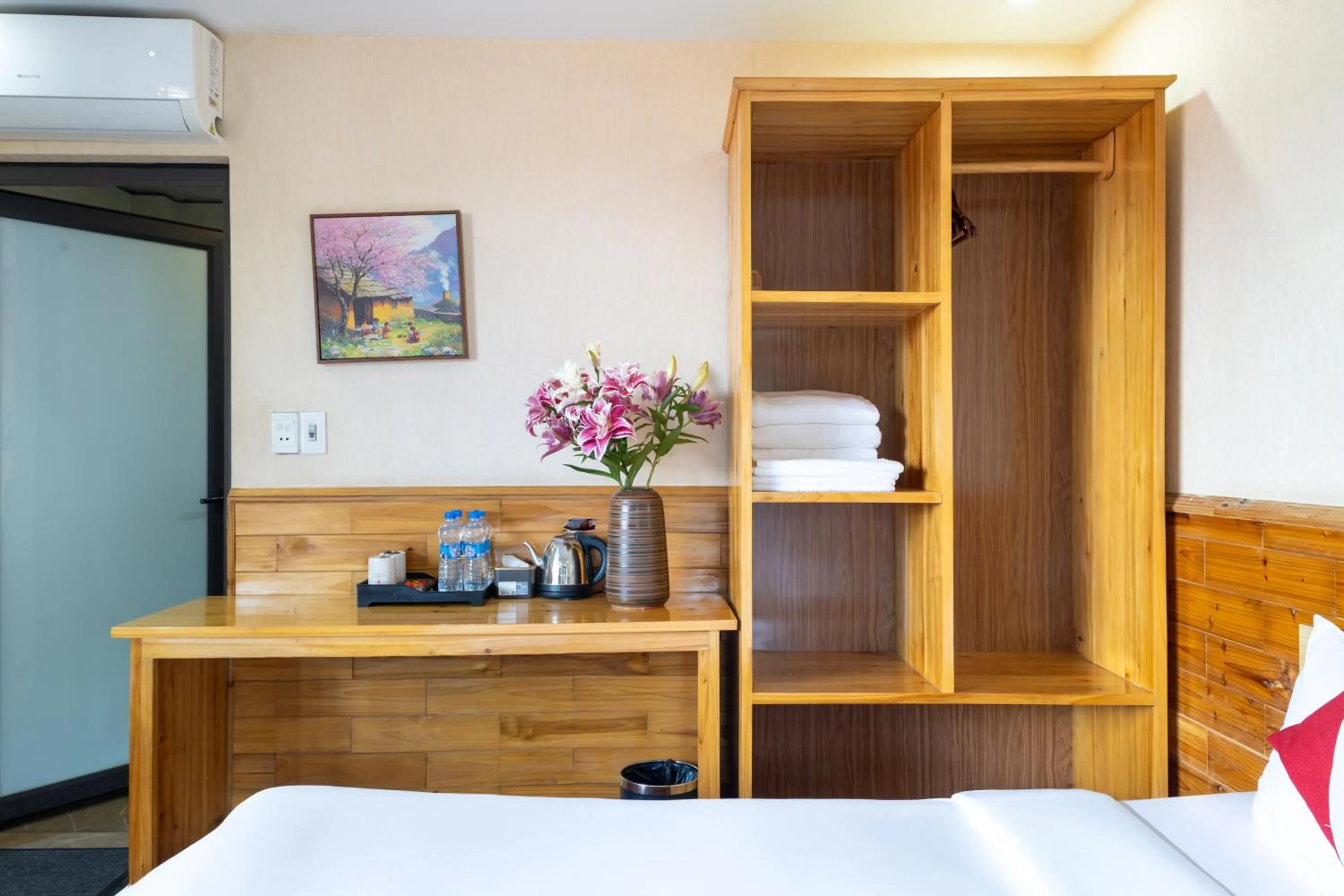 Breakfast, Bed in Sapa Florence Hotel