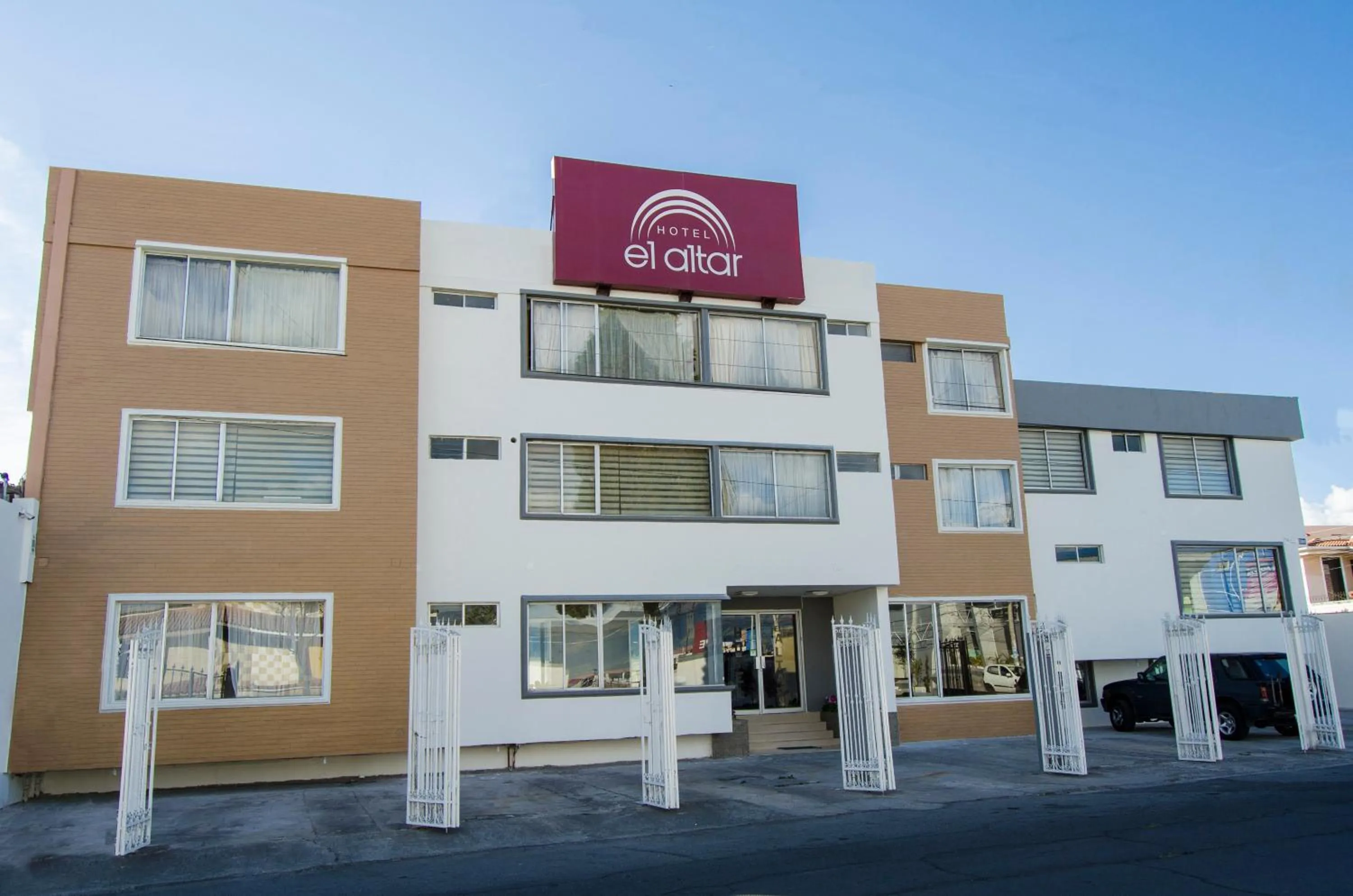 Facade/entrance in Hotel El Altar