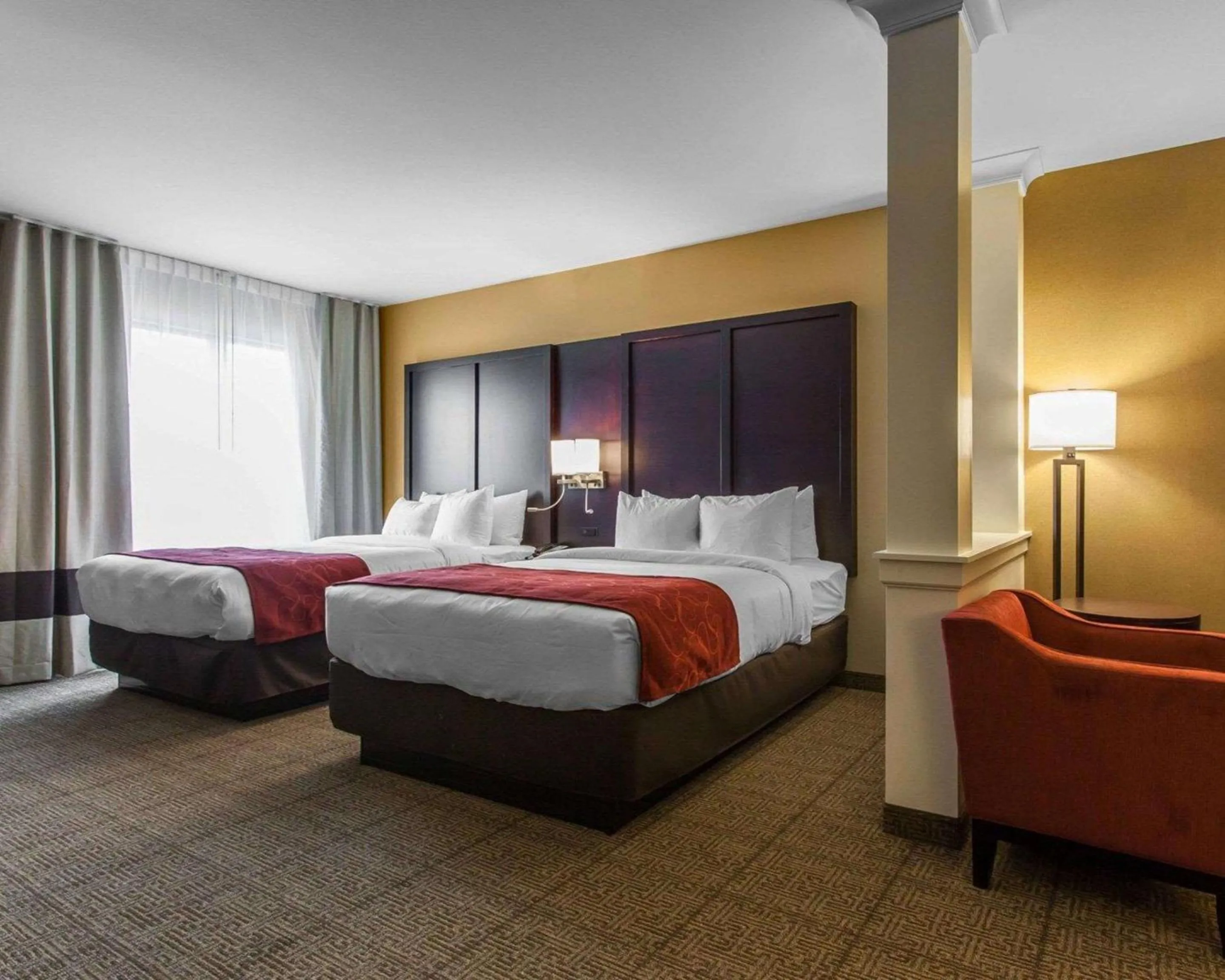 Bedroom, Bed in Comfort Suites-Youngstown North