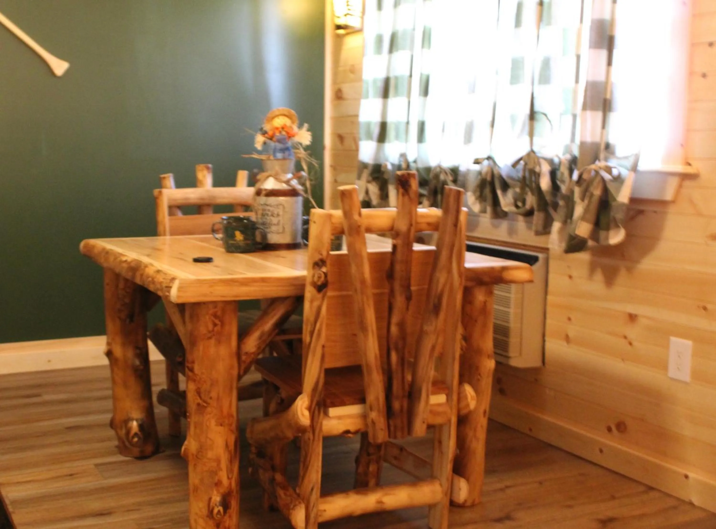 The Sundowner on Lake George