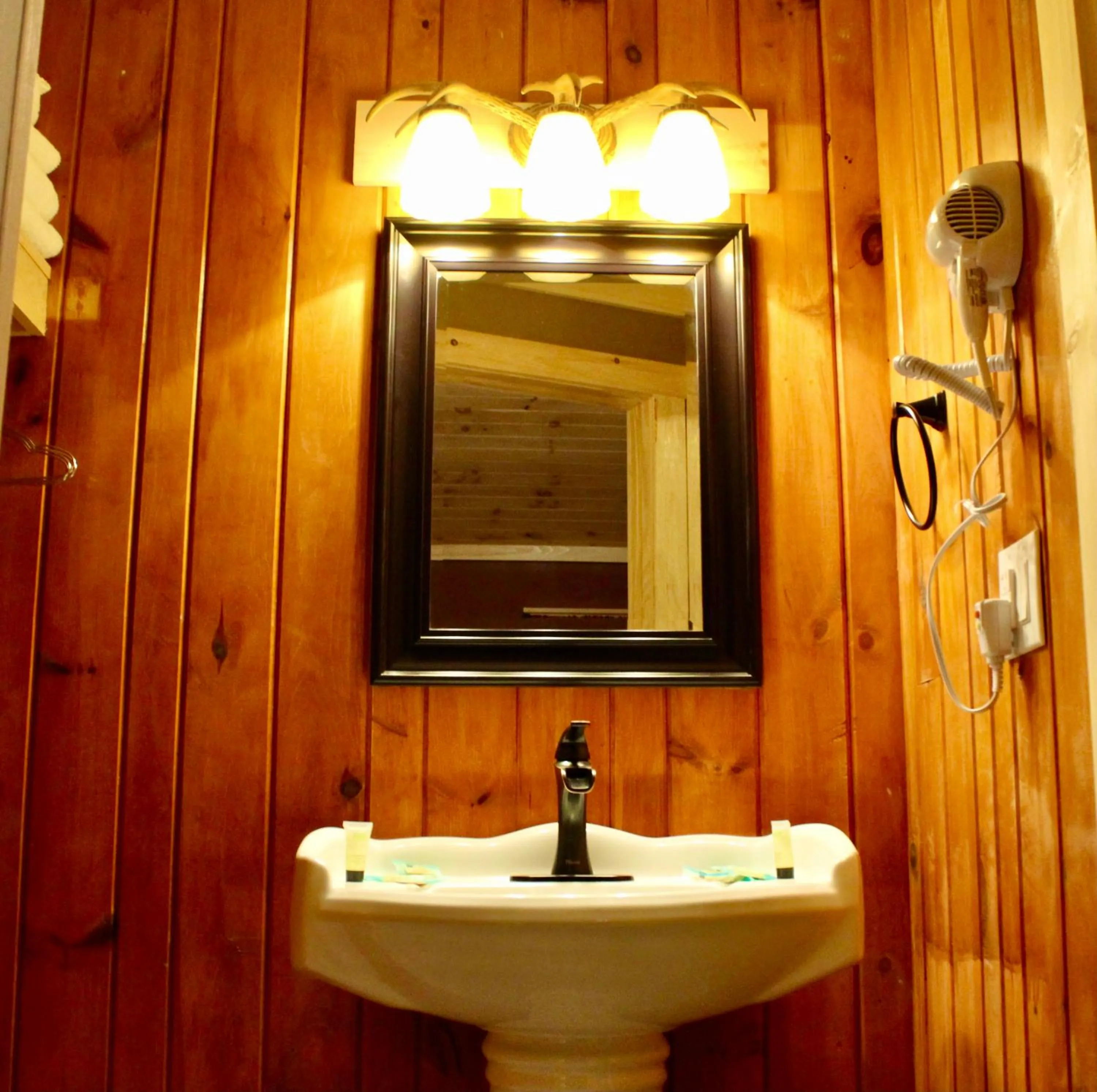 The Sundowner on Lake George