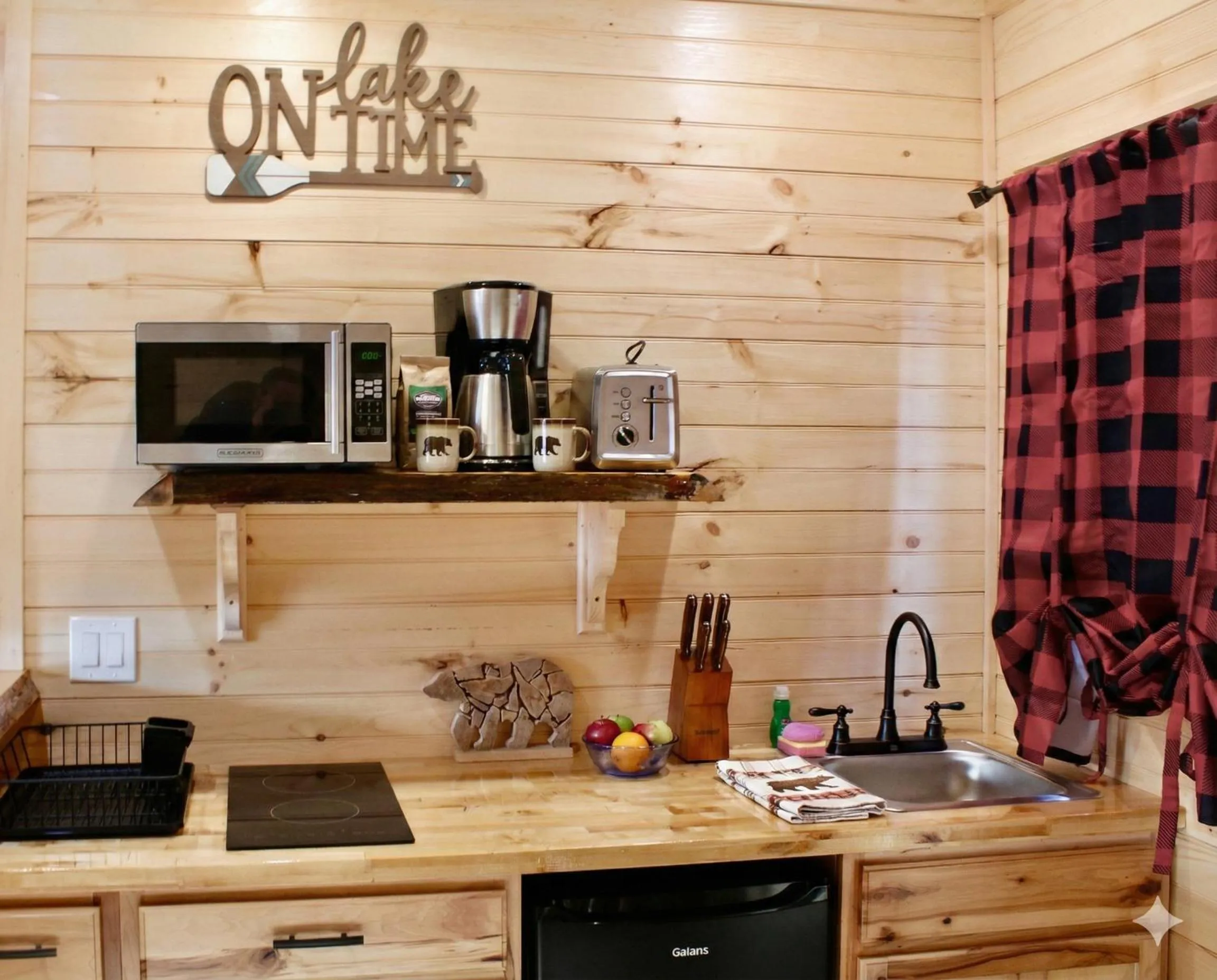 The Sundowner on Lake George