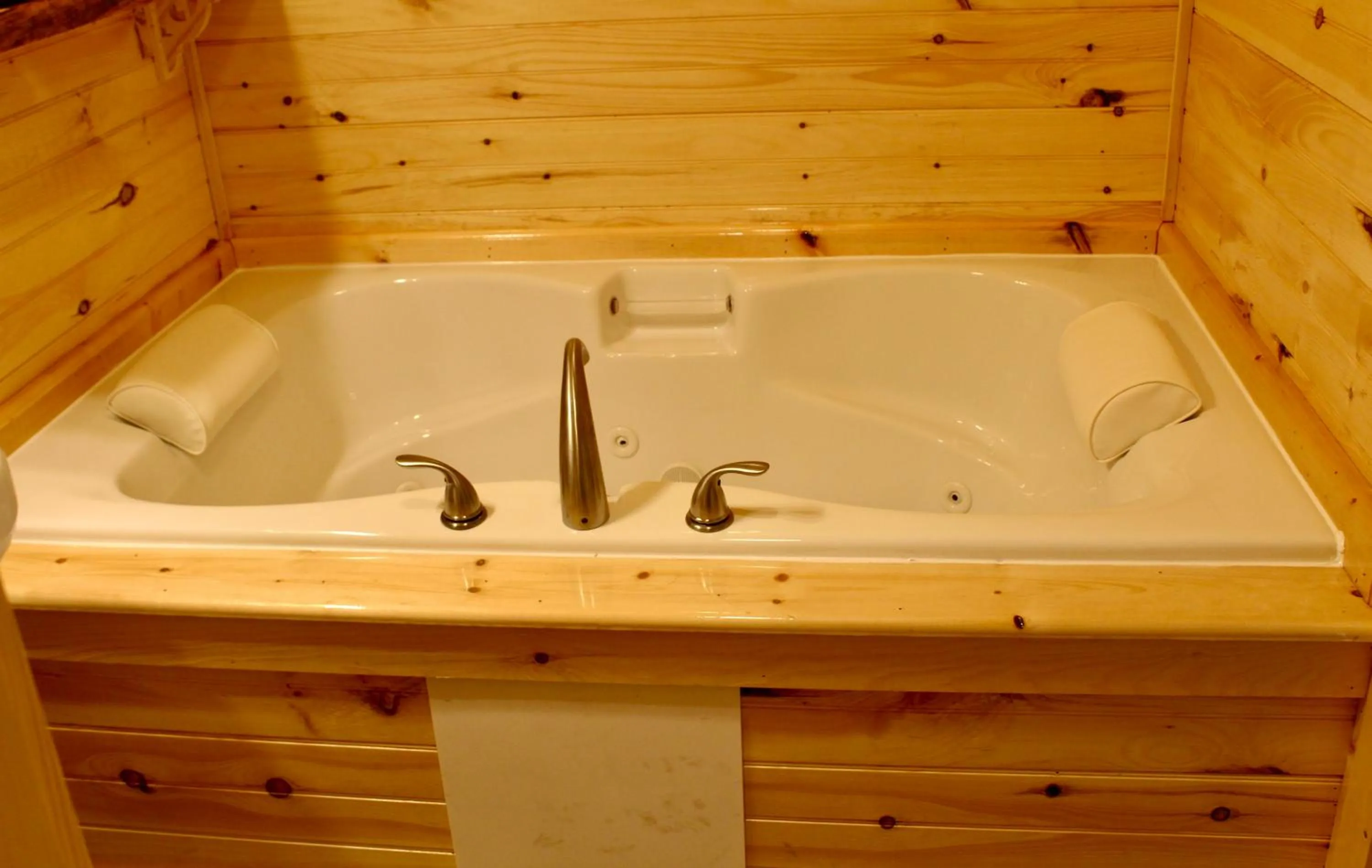 The Sundowner on Lake George