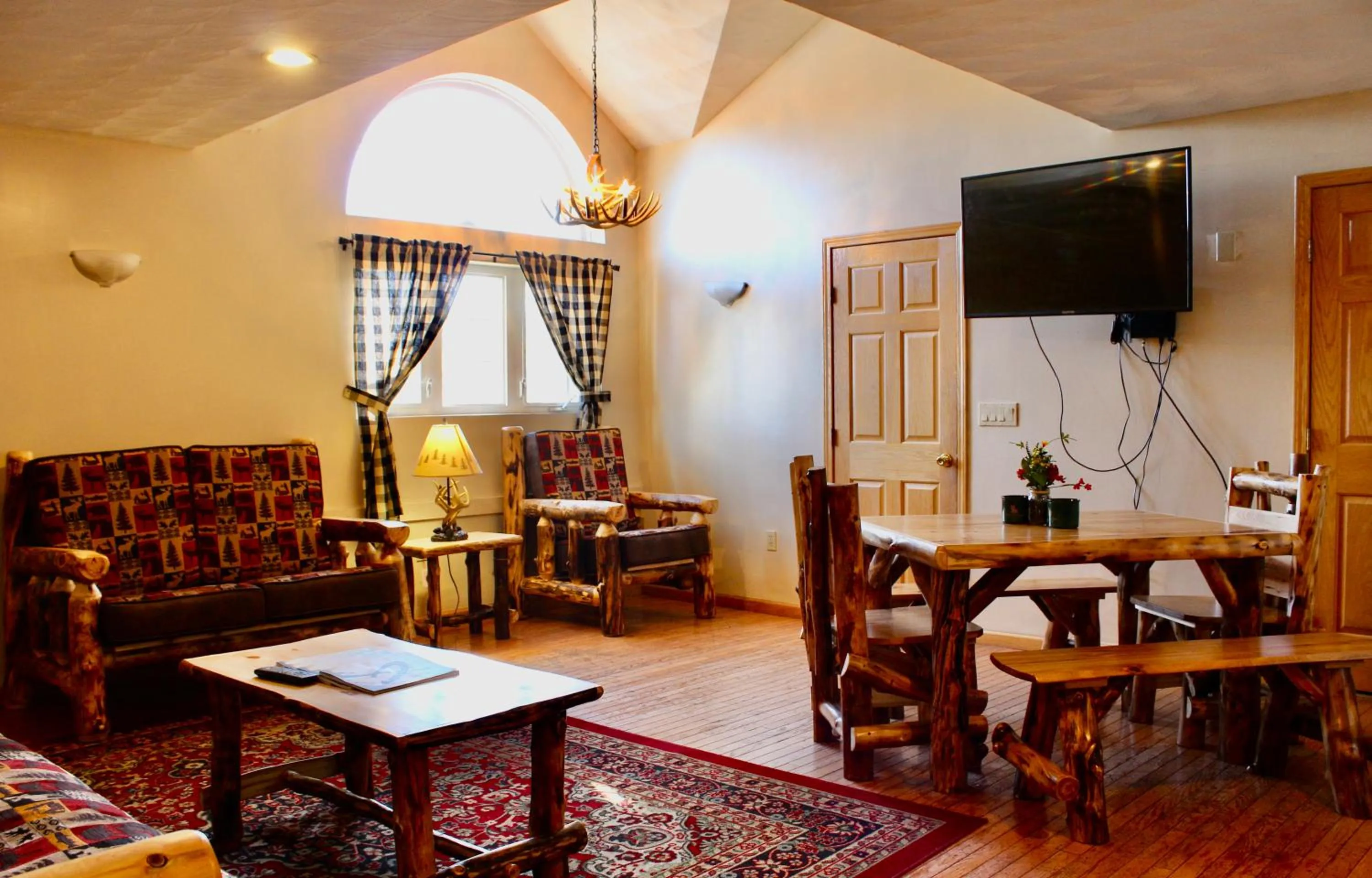 The Sundowner on Lake George