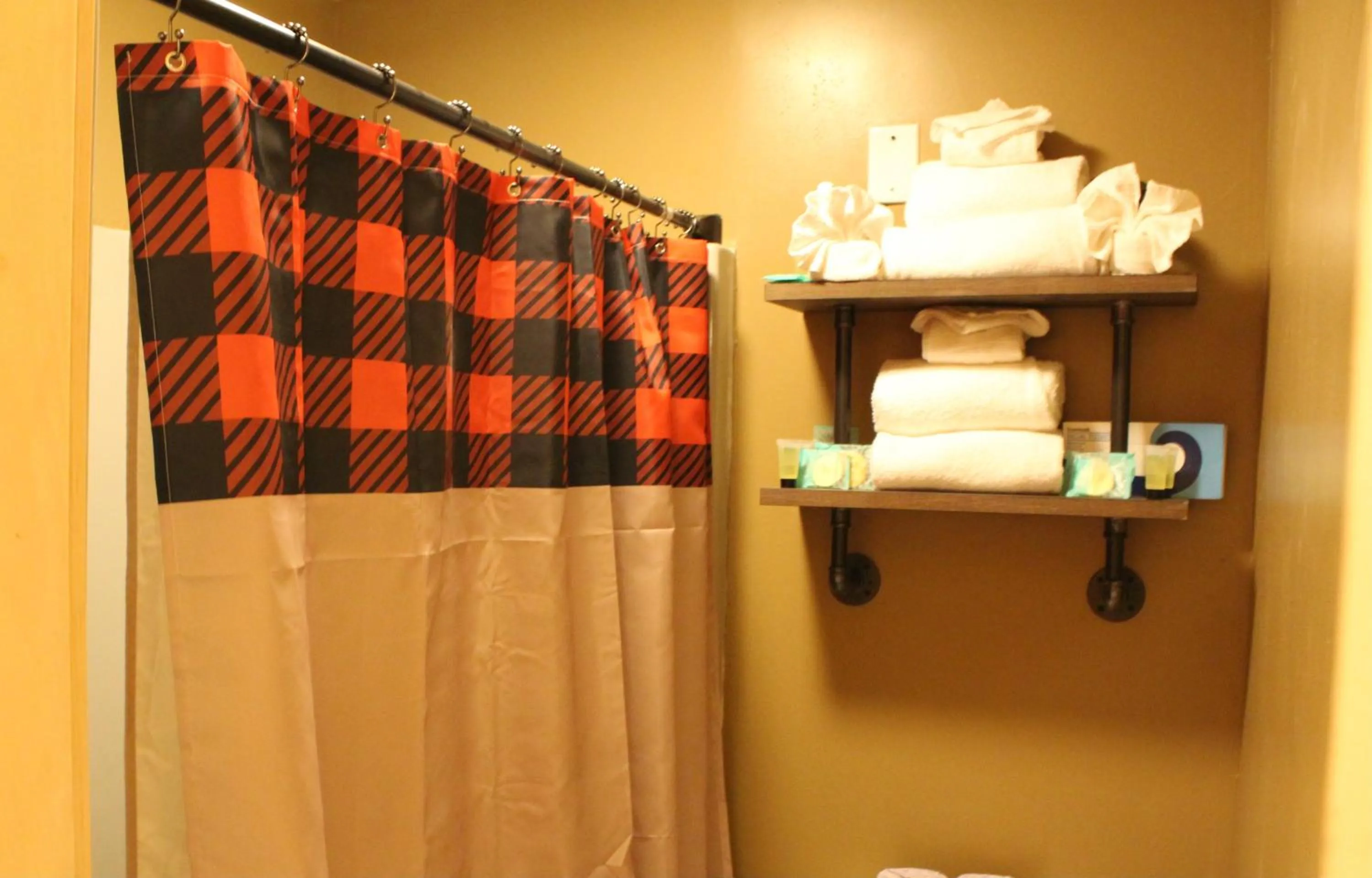 The Sundowner on Lake George