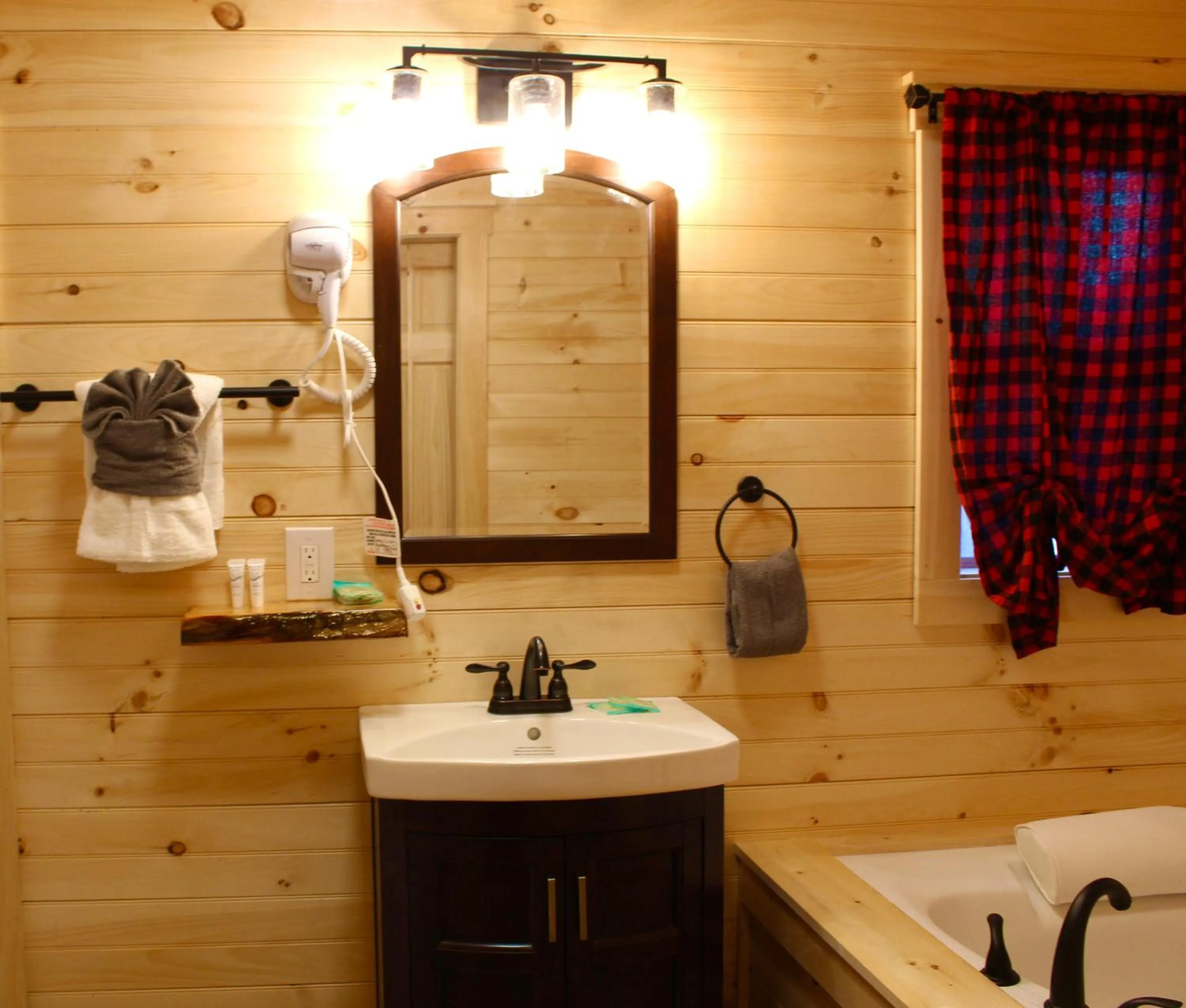 The Sundowner on Lake George