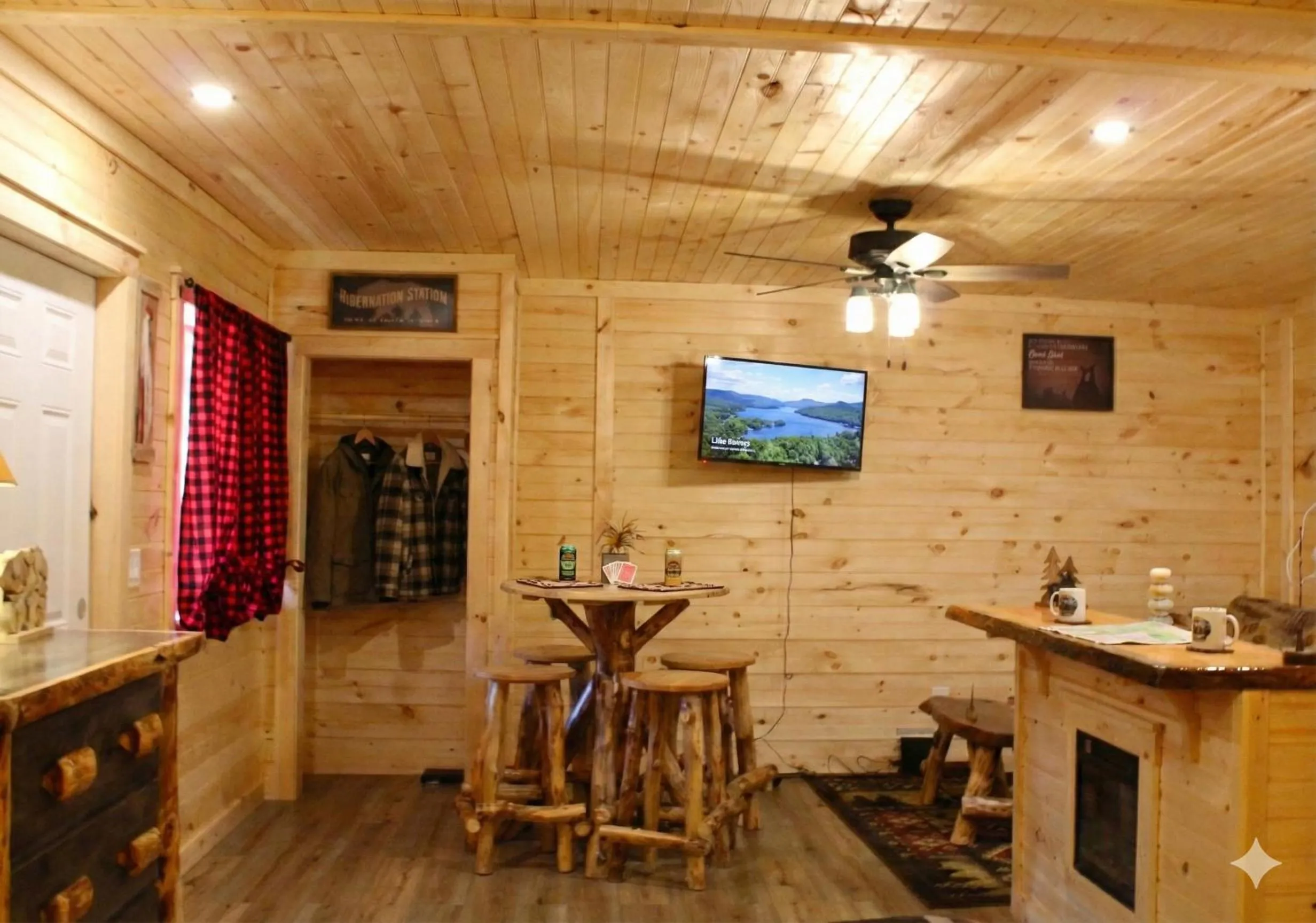 The Sundowner on Lake George