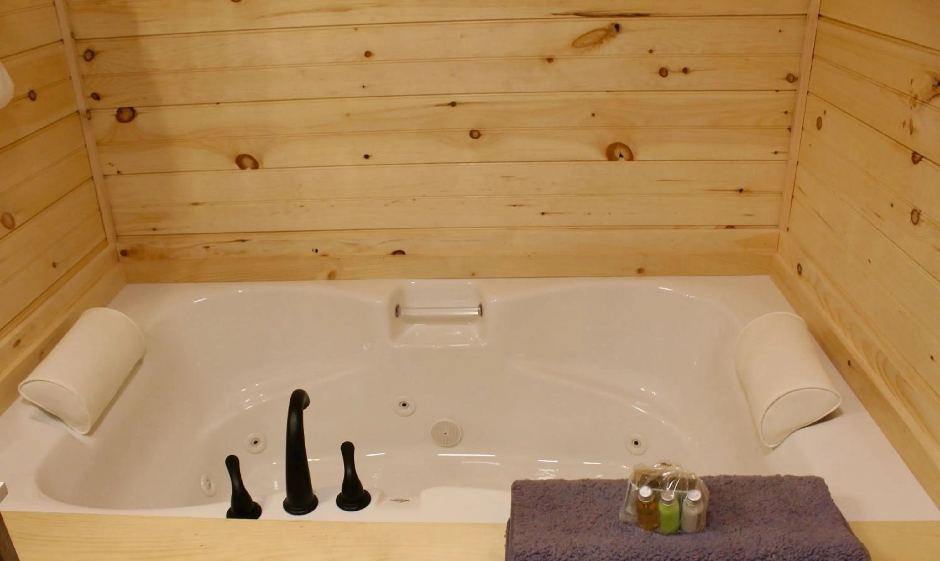 The Sundowner on Lake George